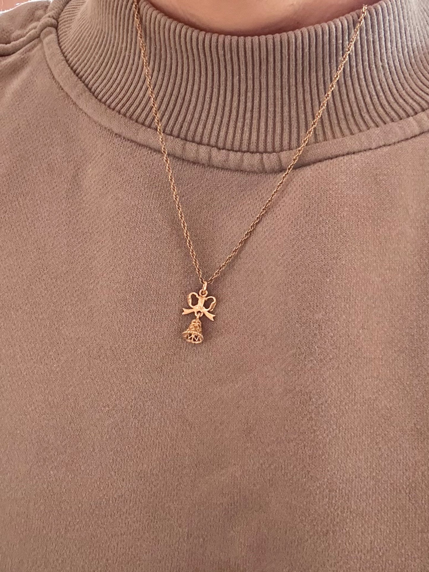 Preloved 9ct Gold Wedding Bell Pendant