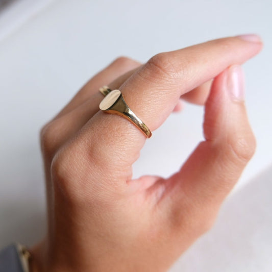 Vintage 9ct Gold Smooth Signet Ring