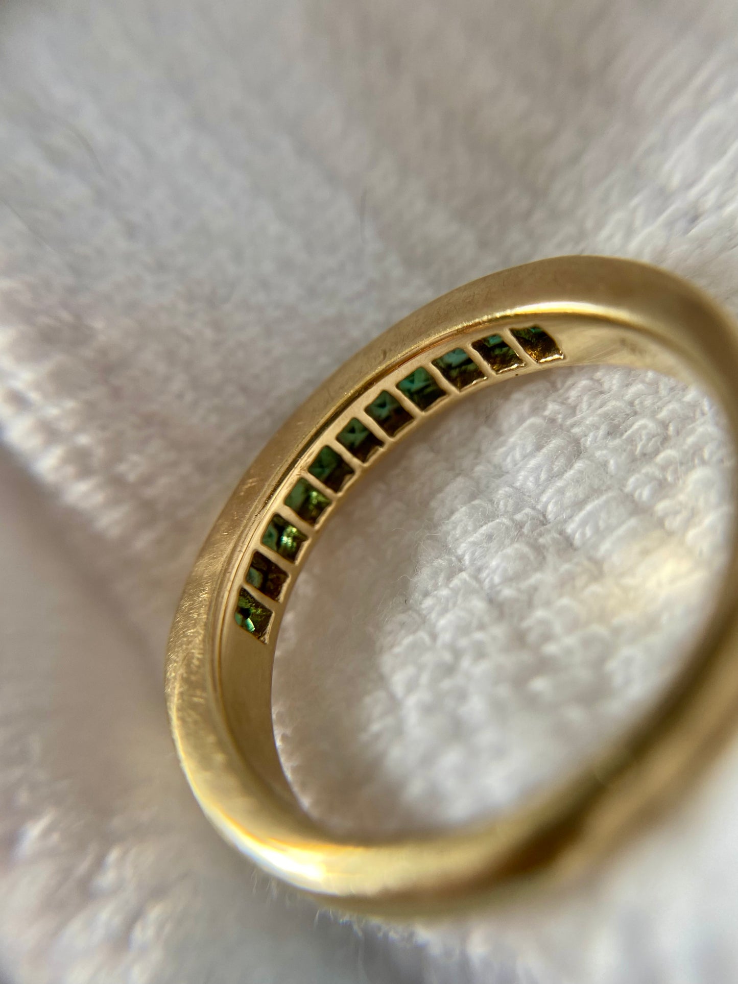 Preloved 9ct Gold Emerald Half Eternity Ring