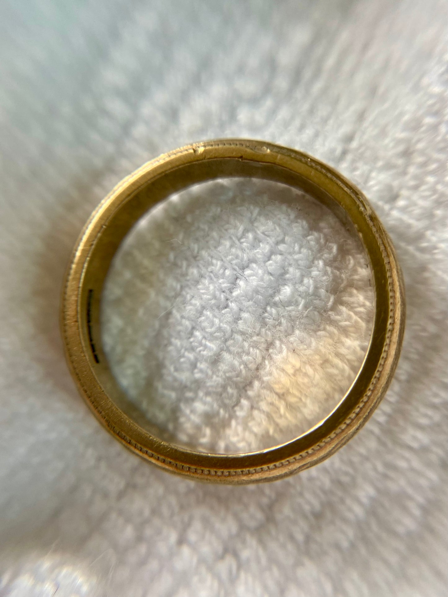 Vintage 9ct Gold Leafy Milgrain Band