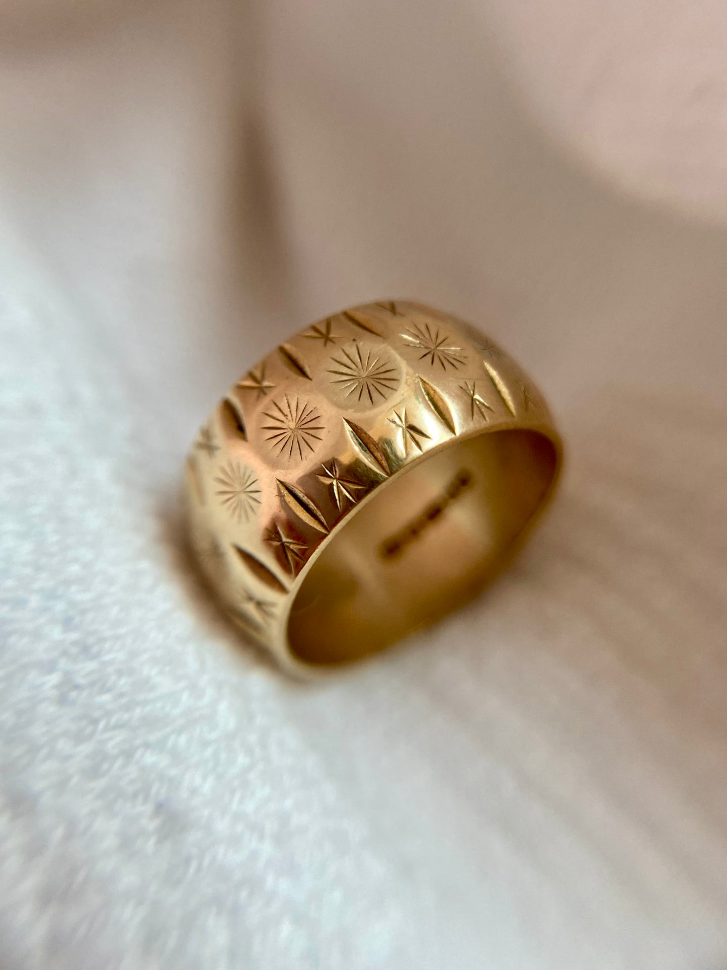 Vintage 9ct Gold Starry Cigar Band