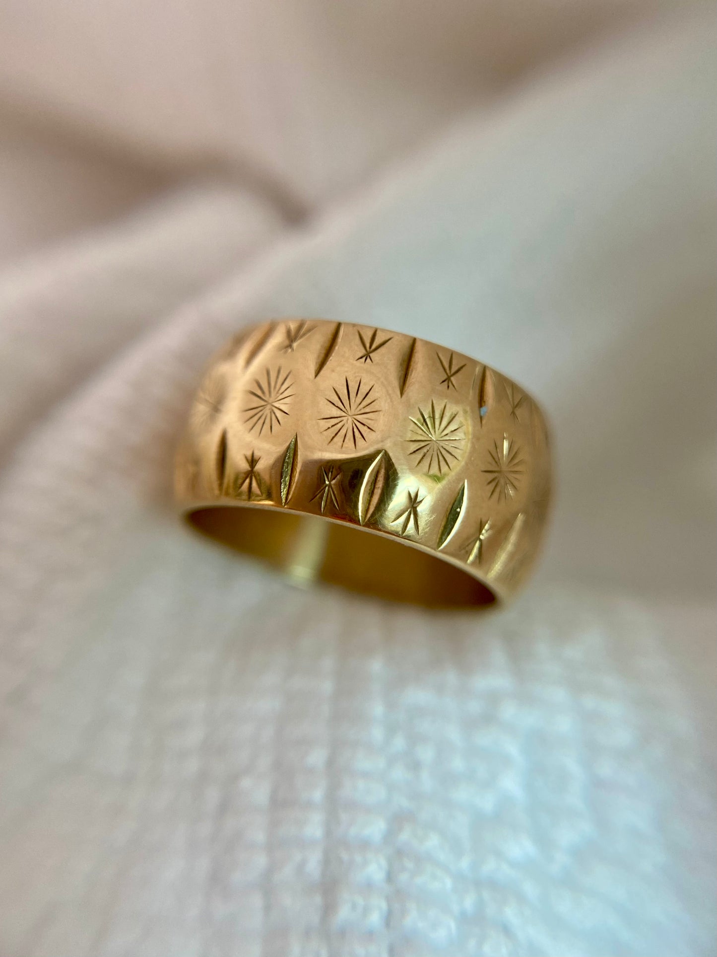 Vintage 9ct Gold Starry Cigar Band