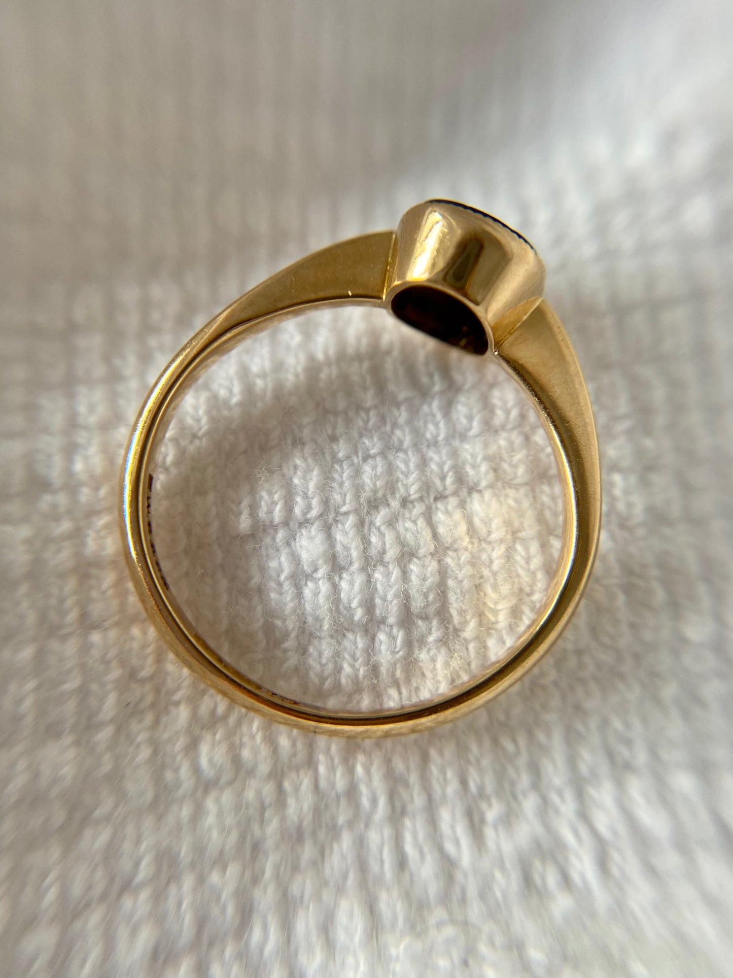 Preloved 18ct Gold Onyx Solitaire Ring