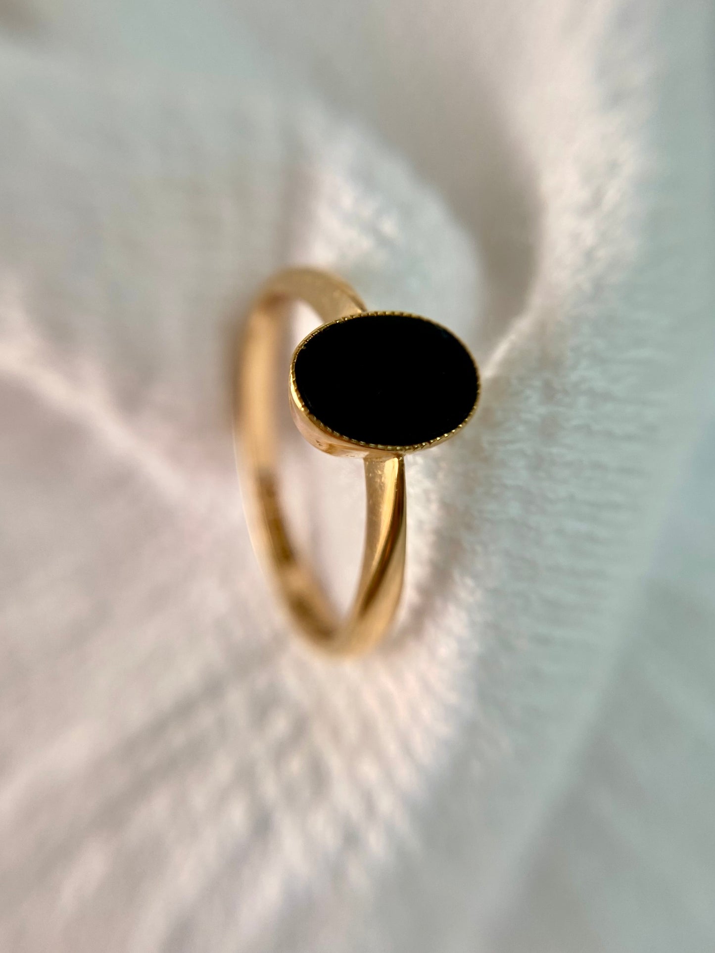 Preloved 18ct Gold Onyx Solitaire Ring