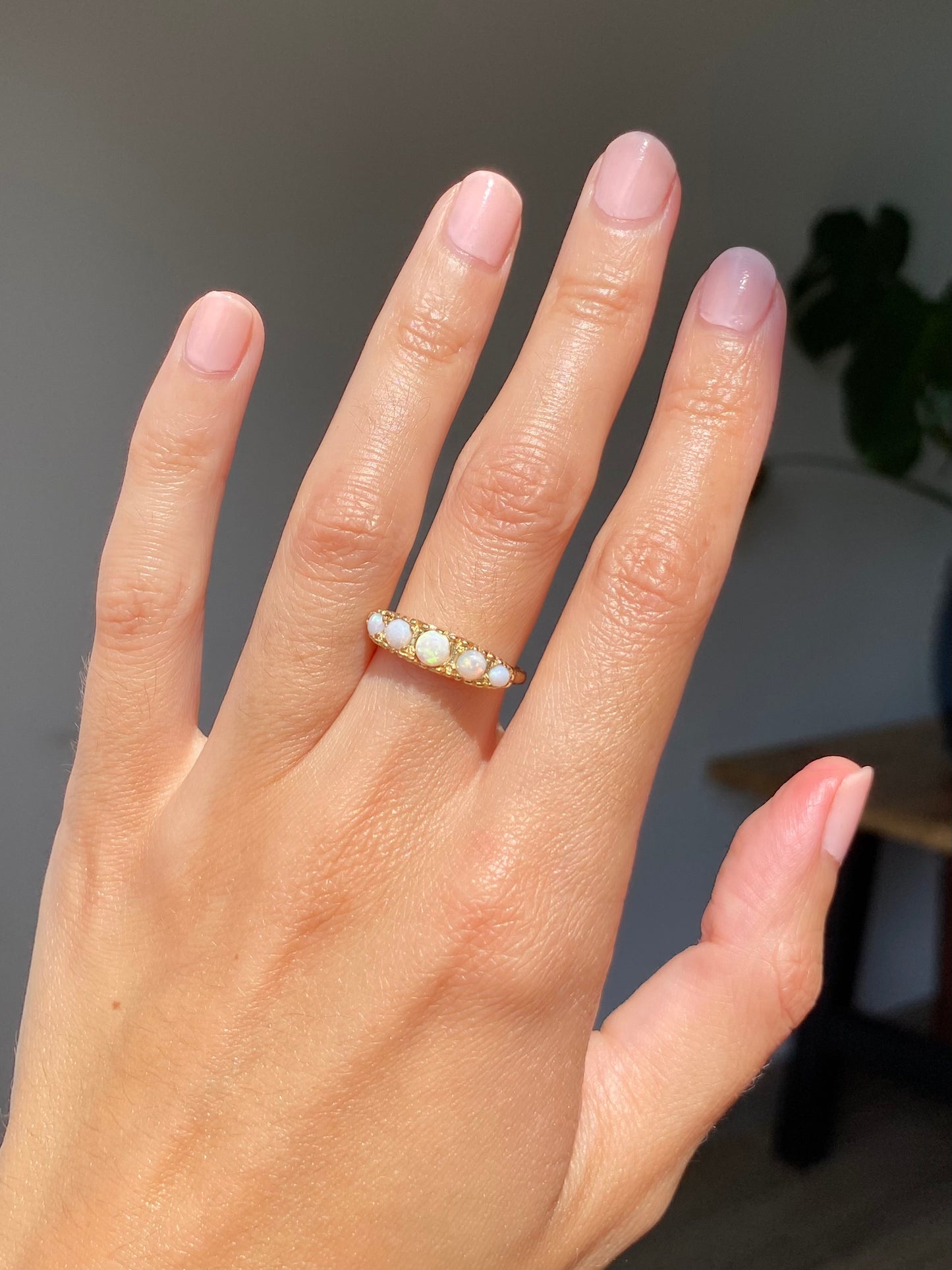 Vintage 9ct Gold Opal Boat Ring