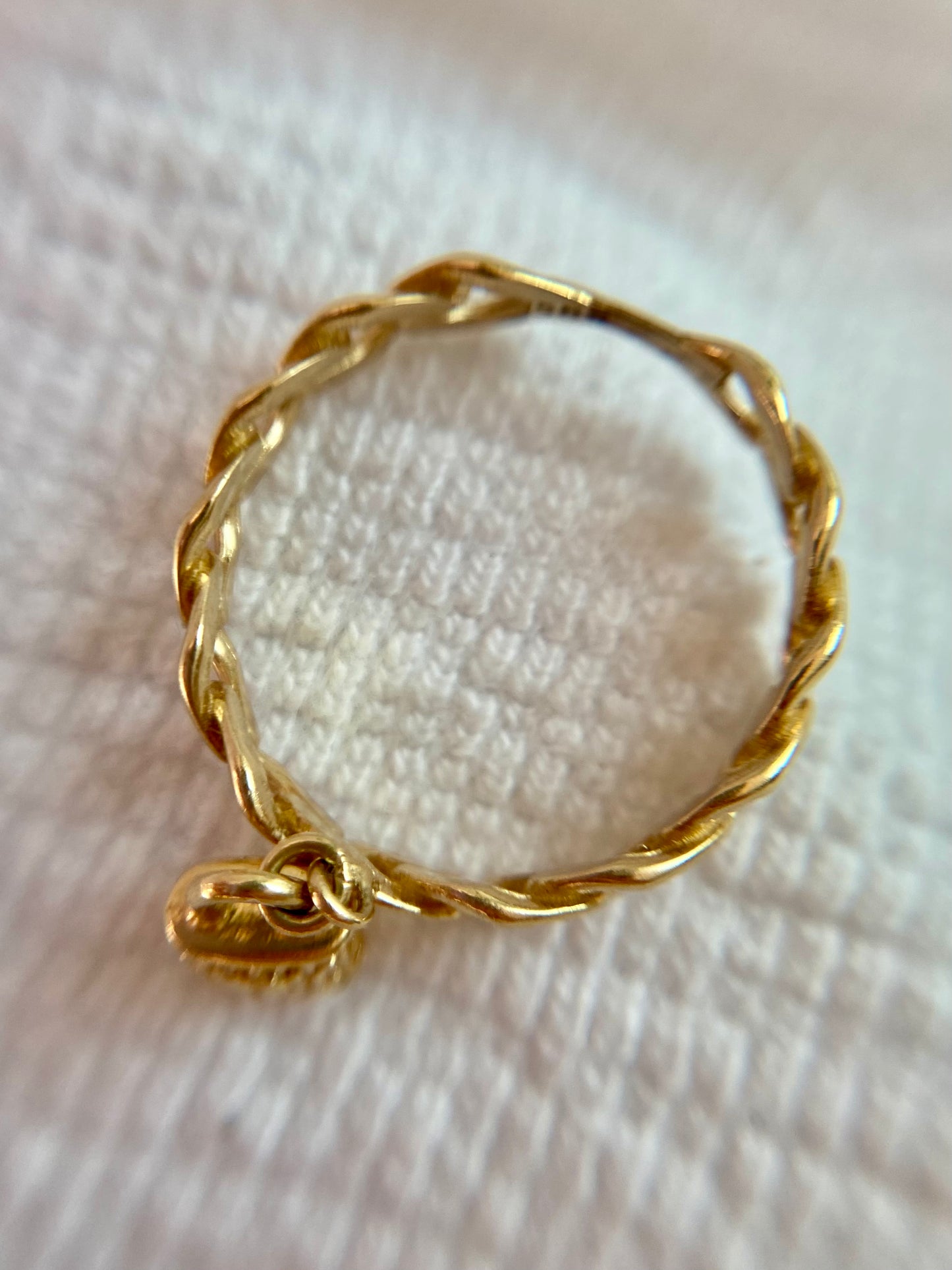 Preloved 14ct Gold Chain Ring with Padlock