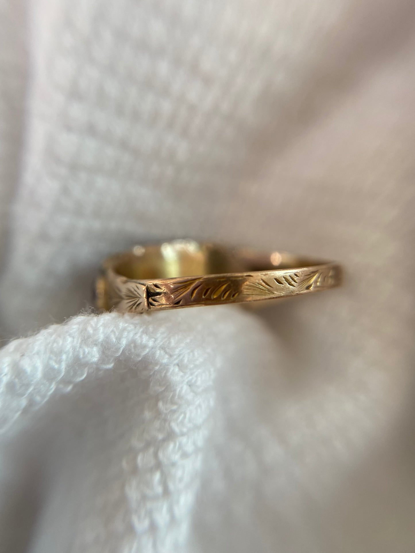 Antique 9ct Gold Garnet + Pearl Ring