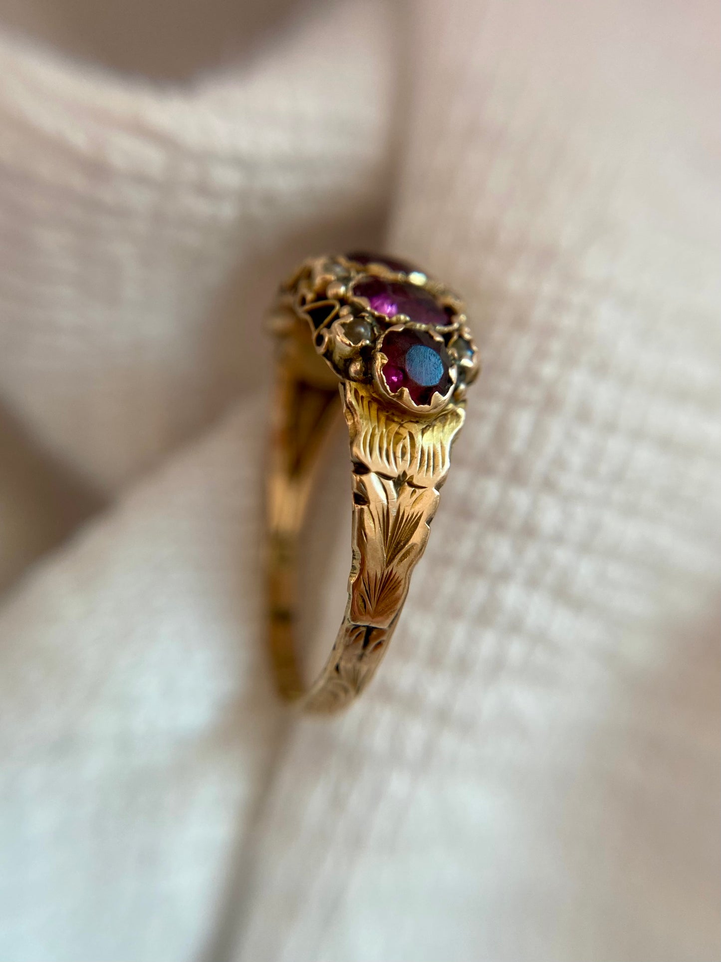 Antique 9ct Gold Garnet + Pearl Ring