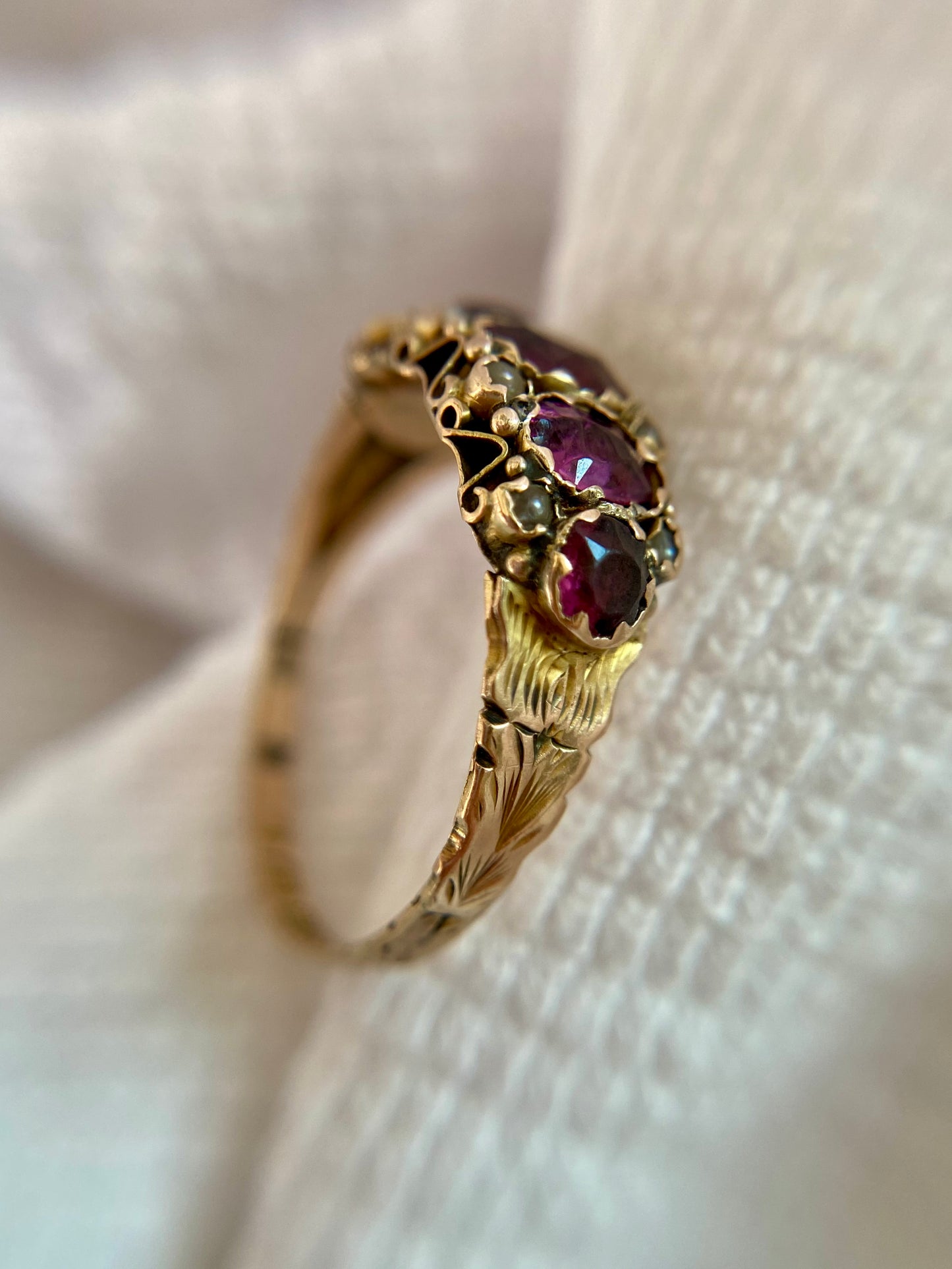 Antique 9ct Gold Garnet + Pearl Ring