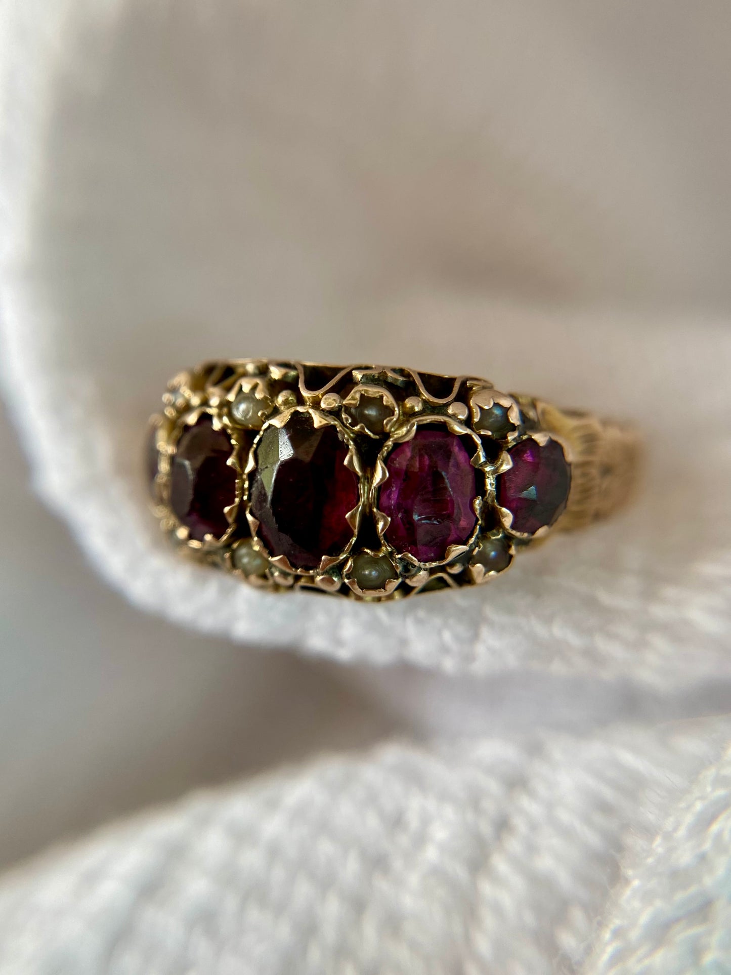 Antique 9ct Gold Garnet + Pearl Ring