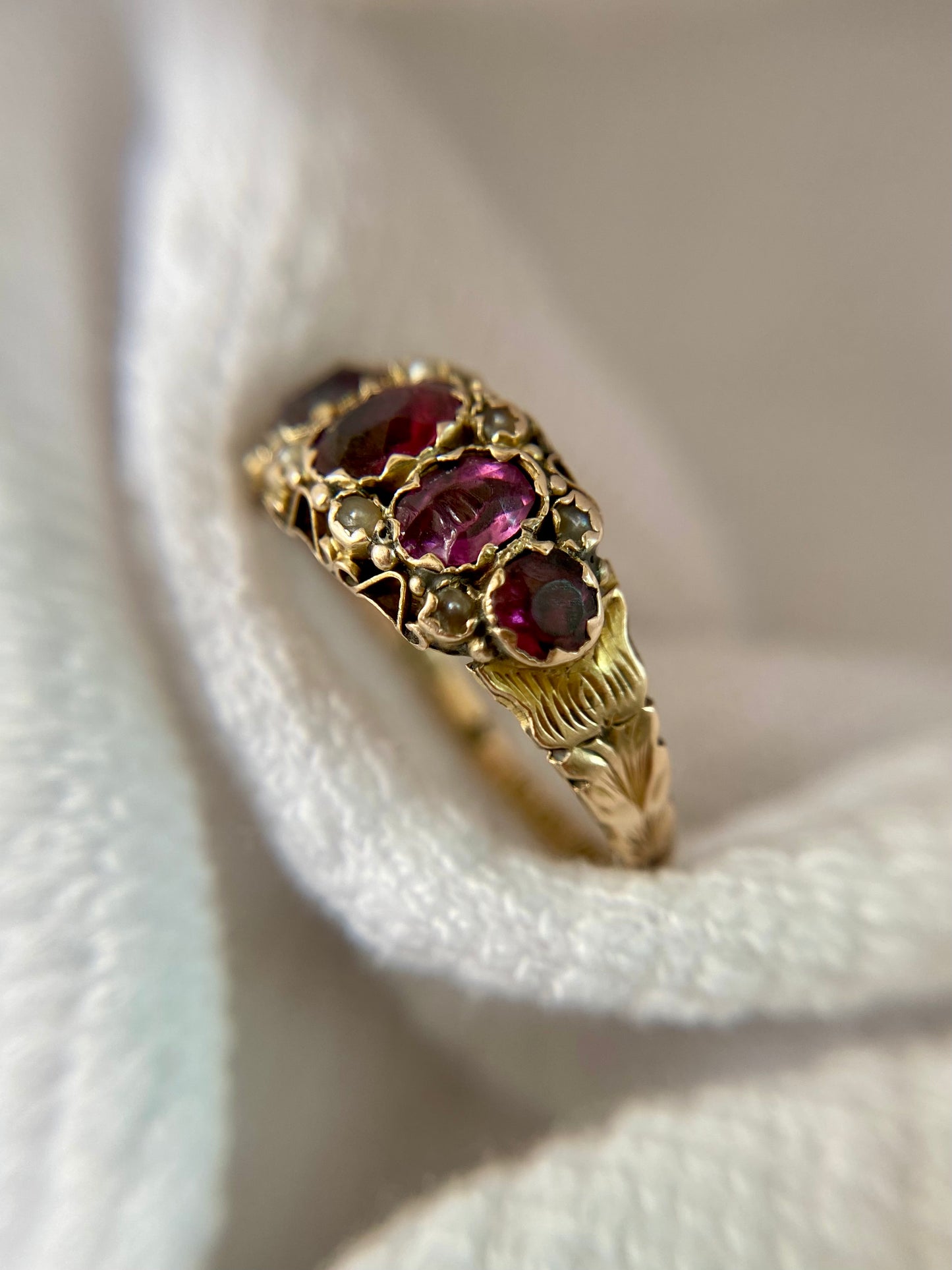 Antique 9ct Gold Garnet + Pearl Ring