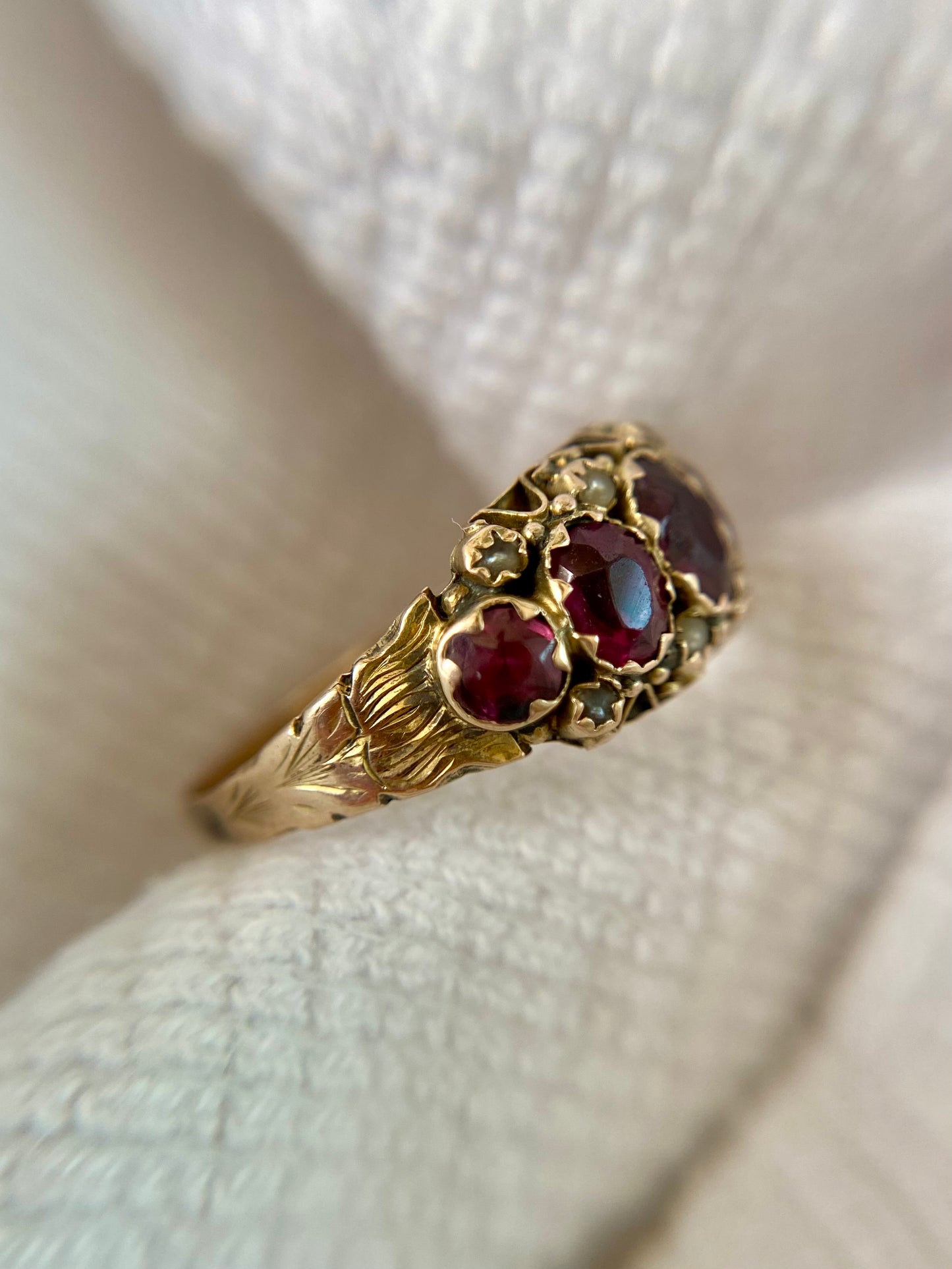 Antique 9ct Gold Garnet + Pearl Ring