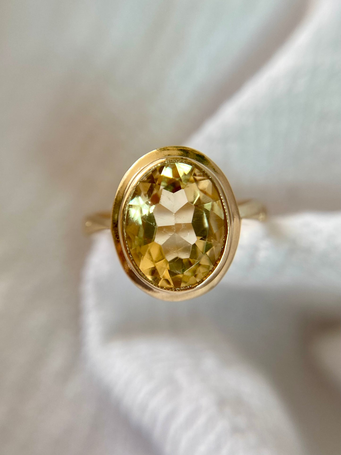 Vintage 9ct Gold Citrine Solitaire Ring