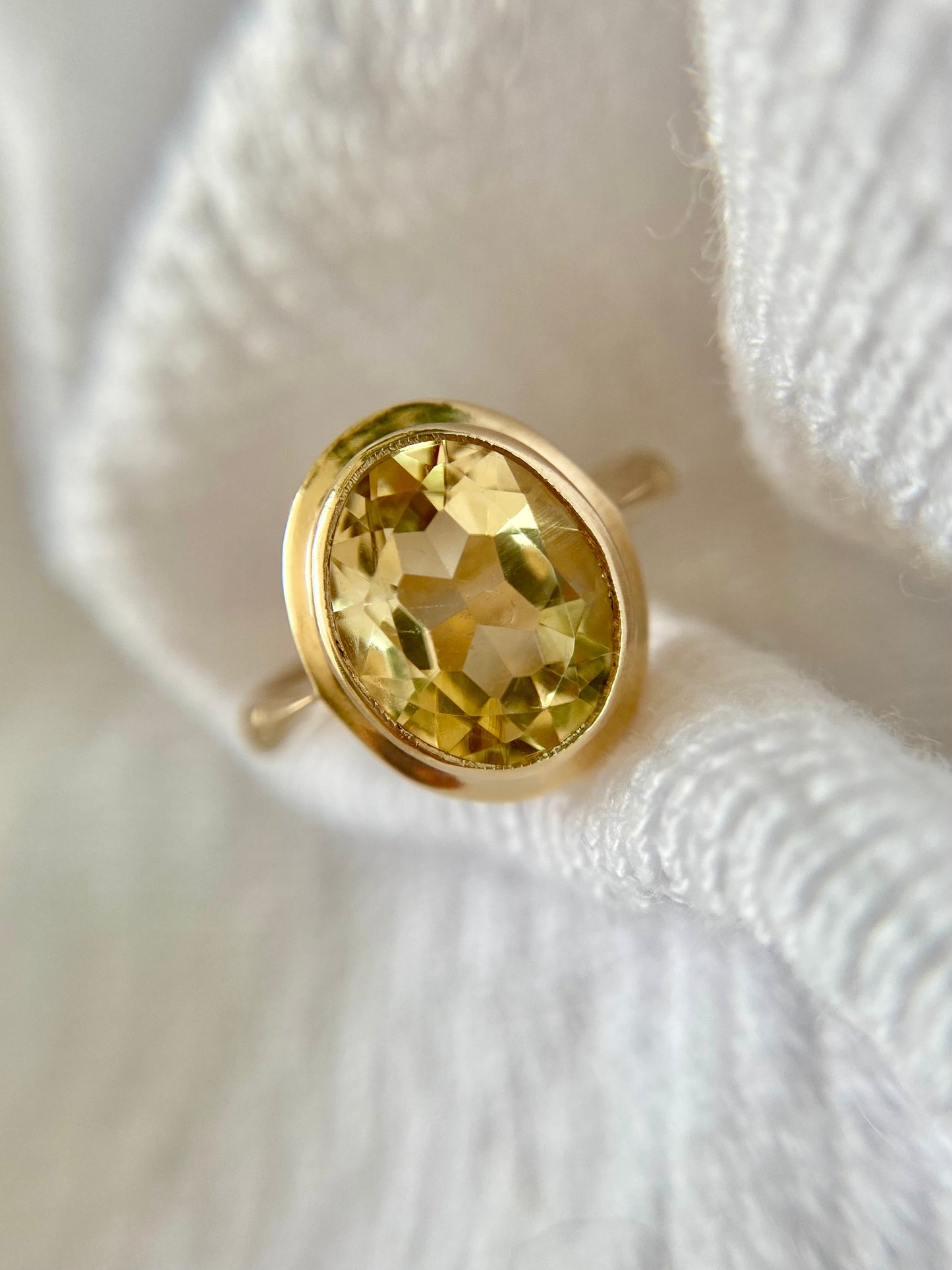 Vintage 9ct Gold Citrine Solitaire Ring