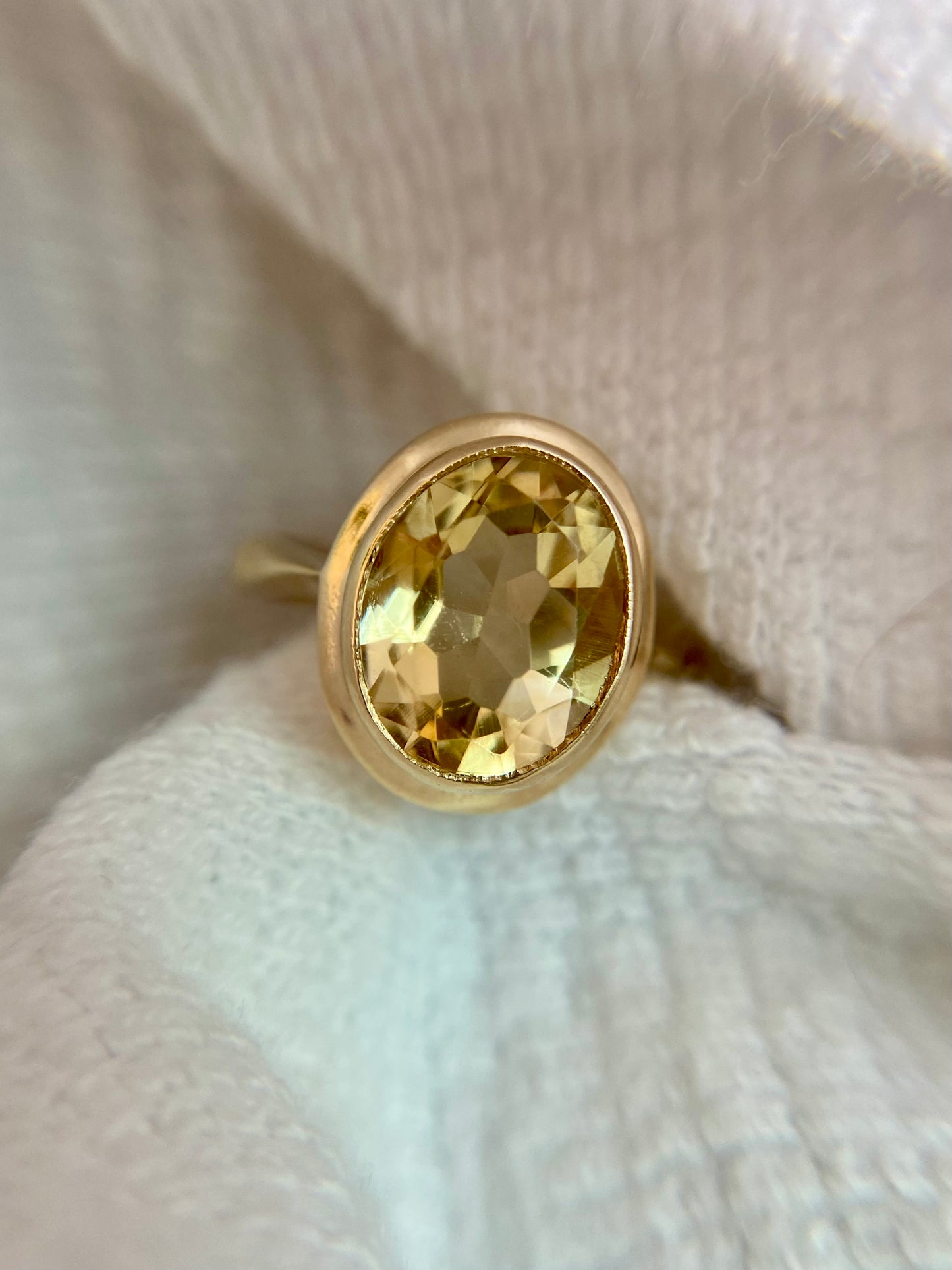 Vintage 9ct Gold Citrine Solitaire Ring