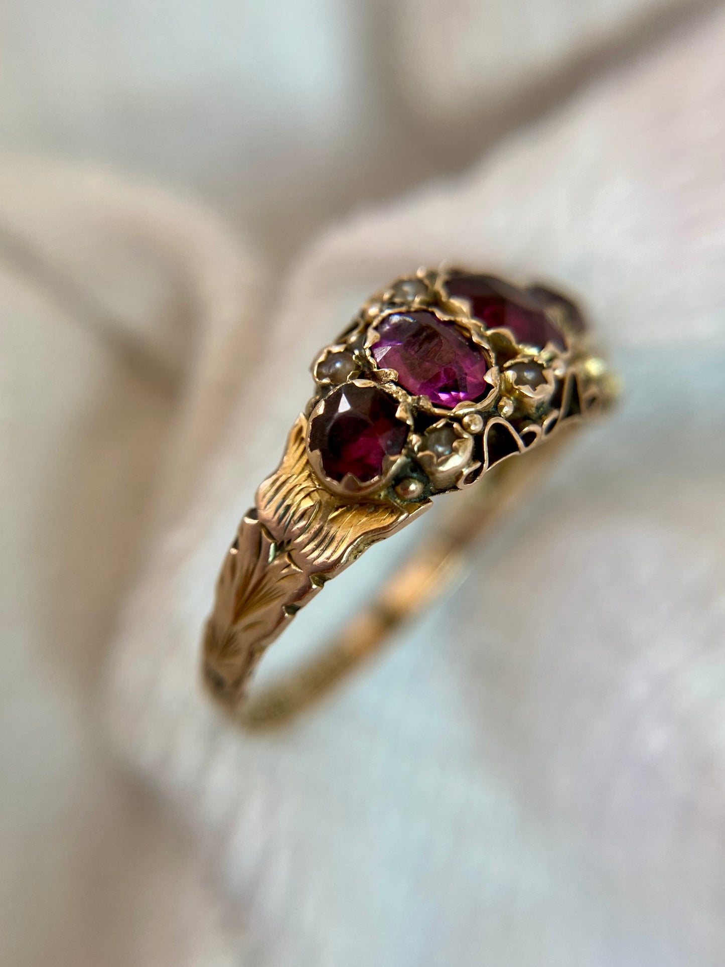 Antique 9ct Gold Garnet + Pearl Ring