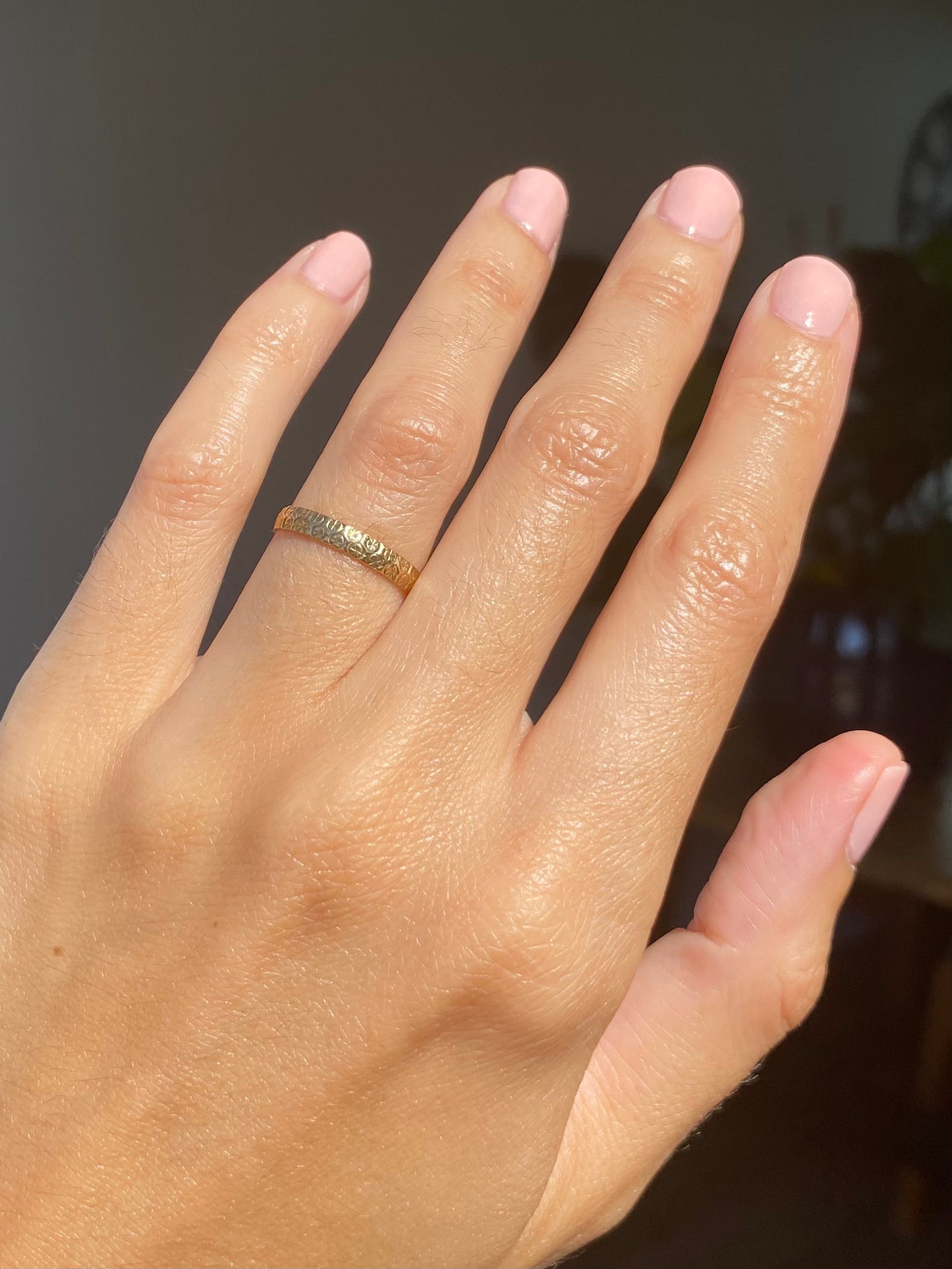 Vintage 9ct Gold Thin Starry Band