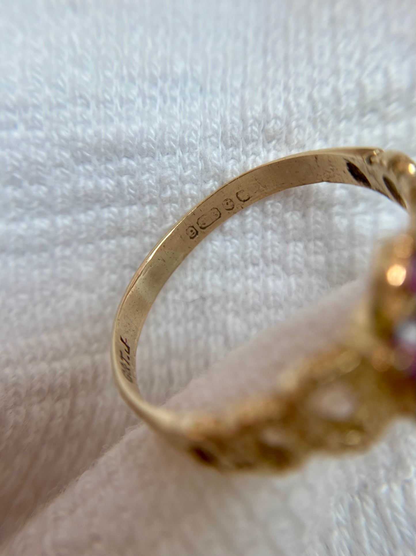 Vintage 9ct Gold Ruby Flower Ring