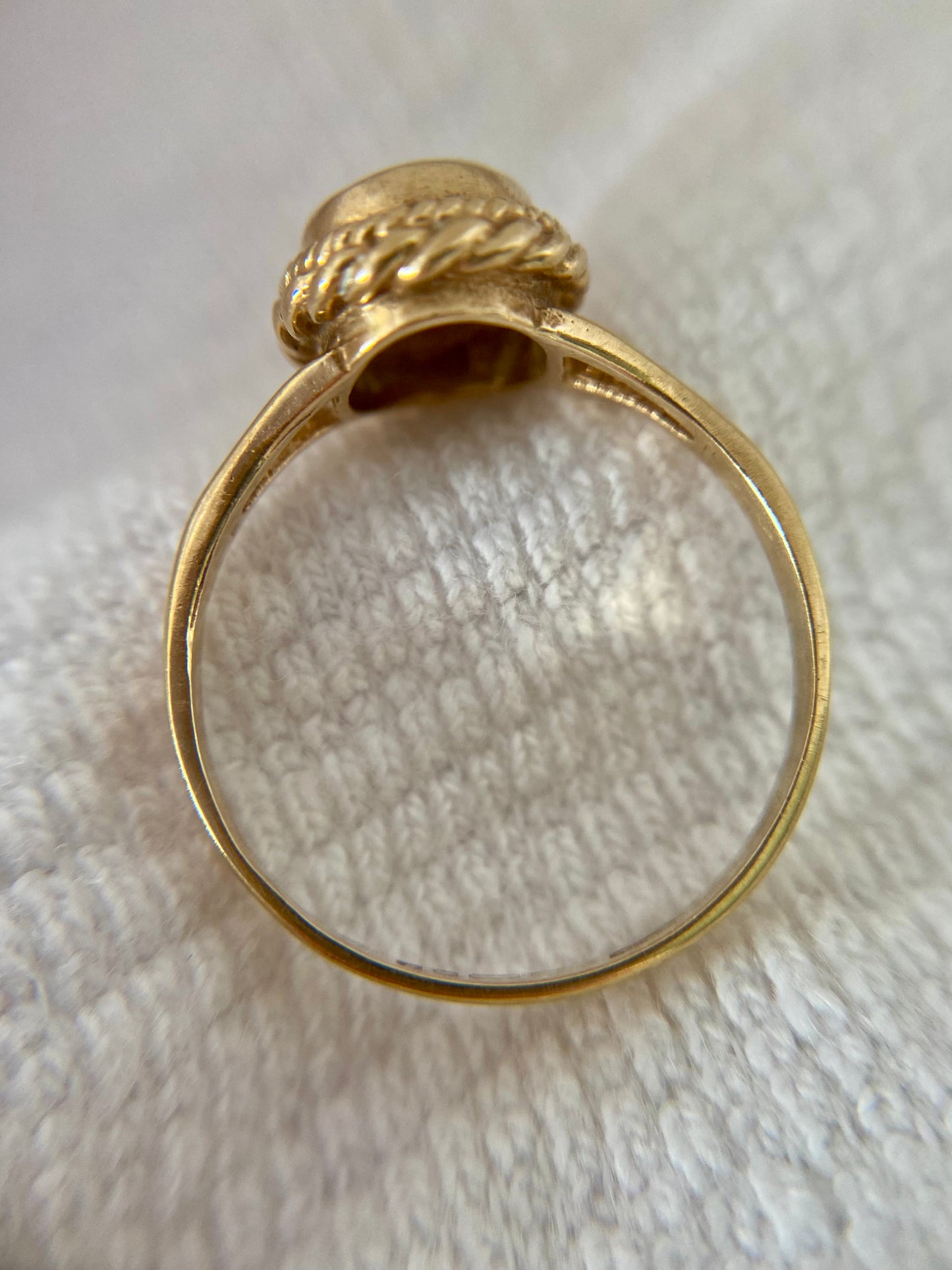 Vintage 9ct Gold Opal Solitaire Ring