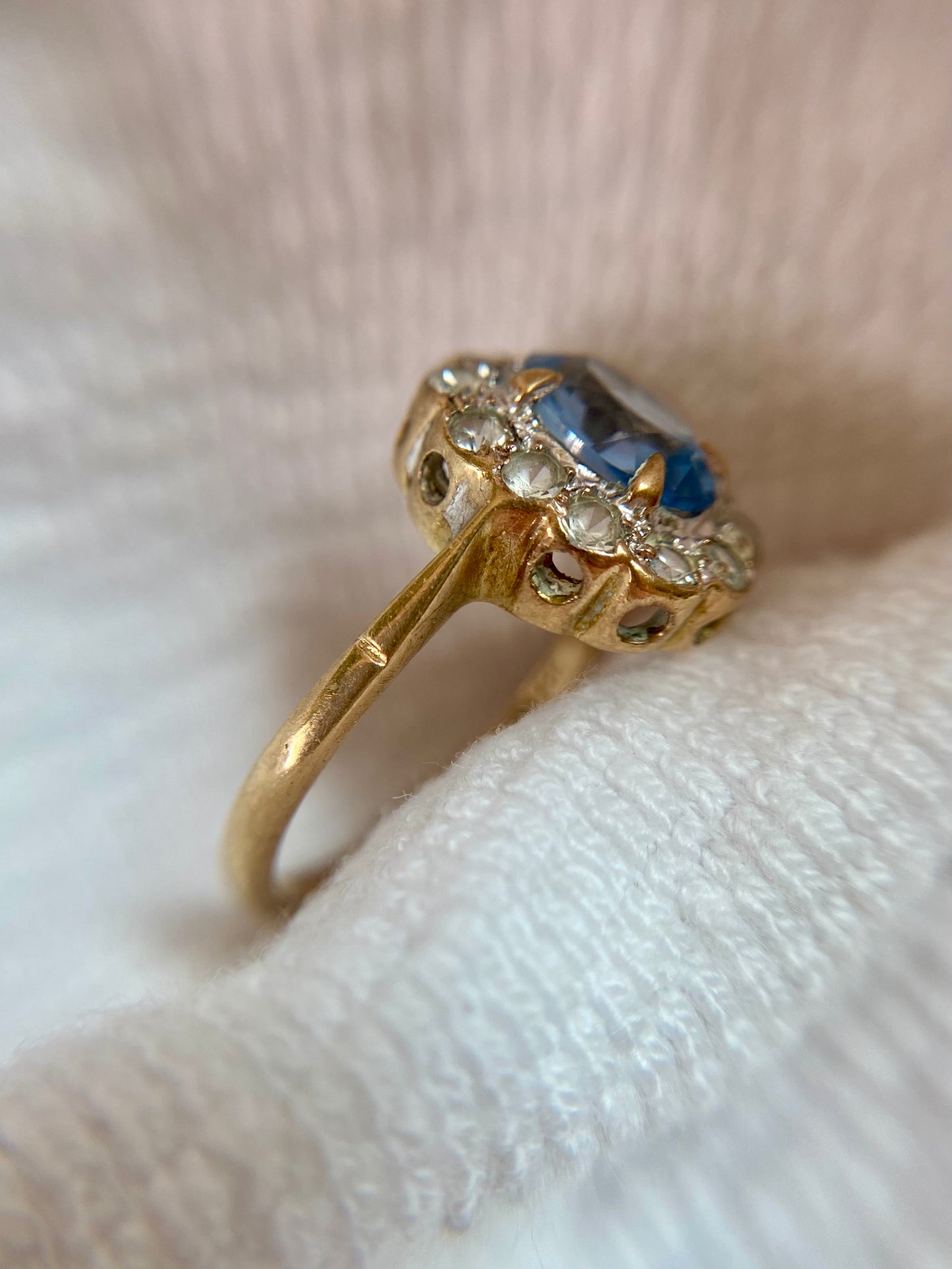 Vintage 9ct Gold Blue Topaz + White Gem Flower Ring