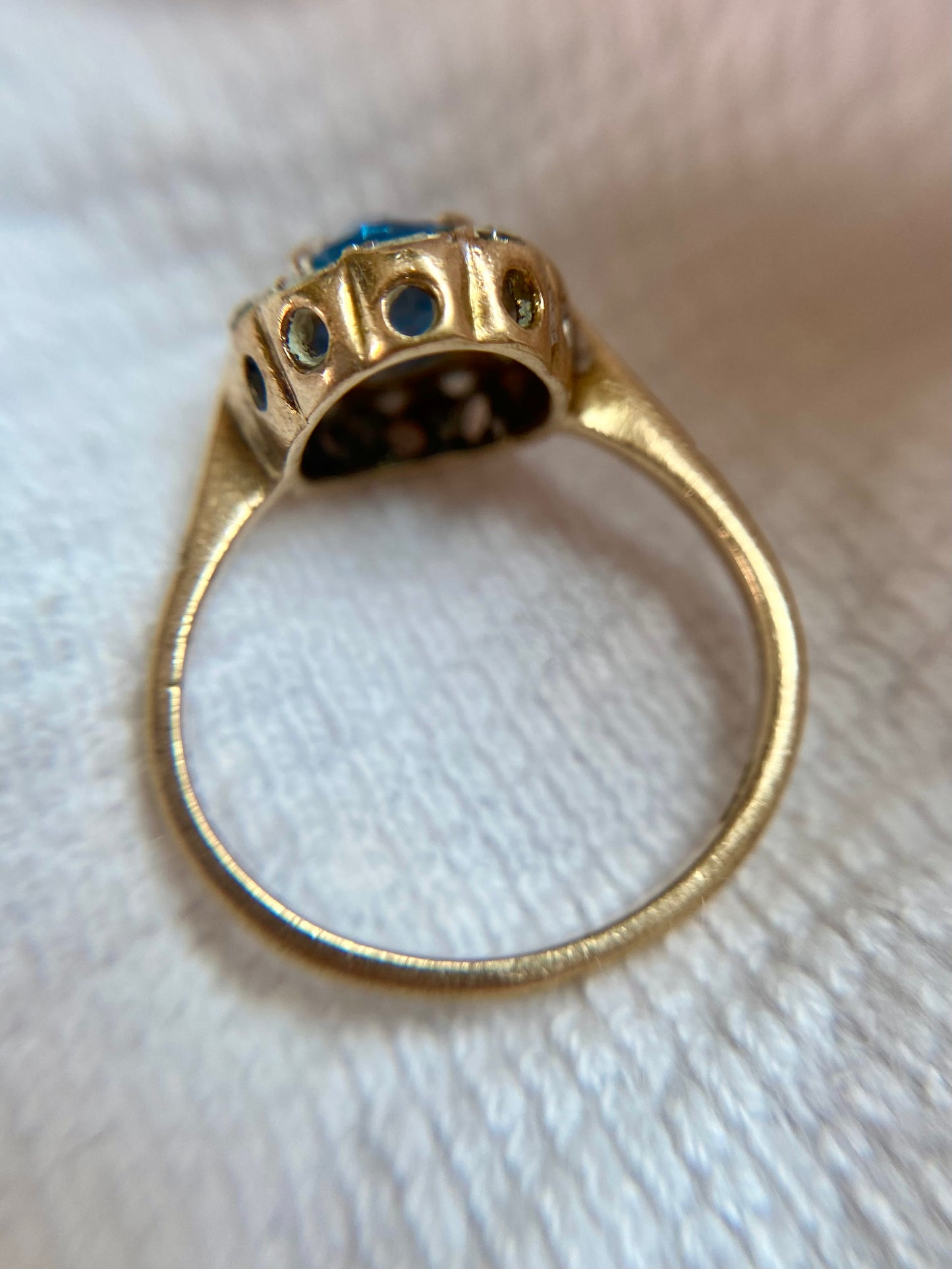 Vintage 9ct Gold Blue Topaz + White Gem Flower Ring