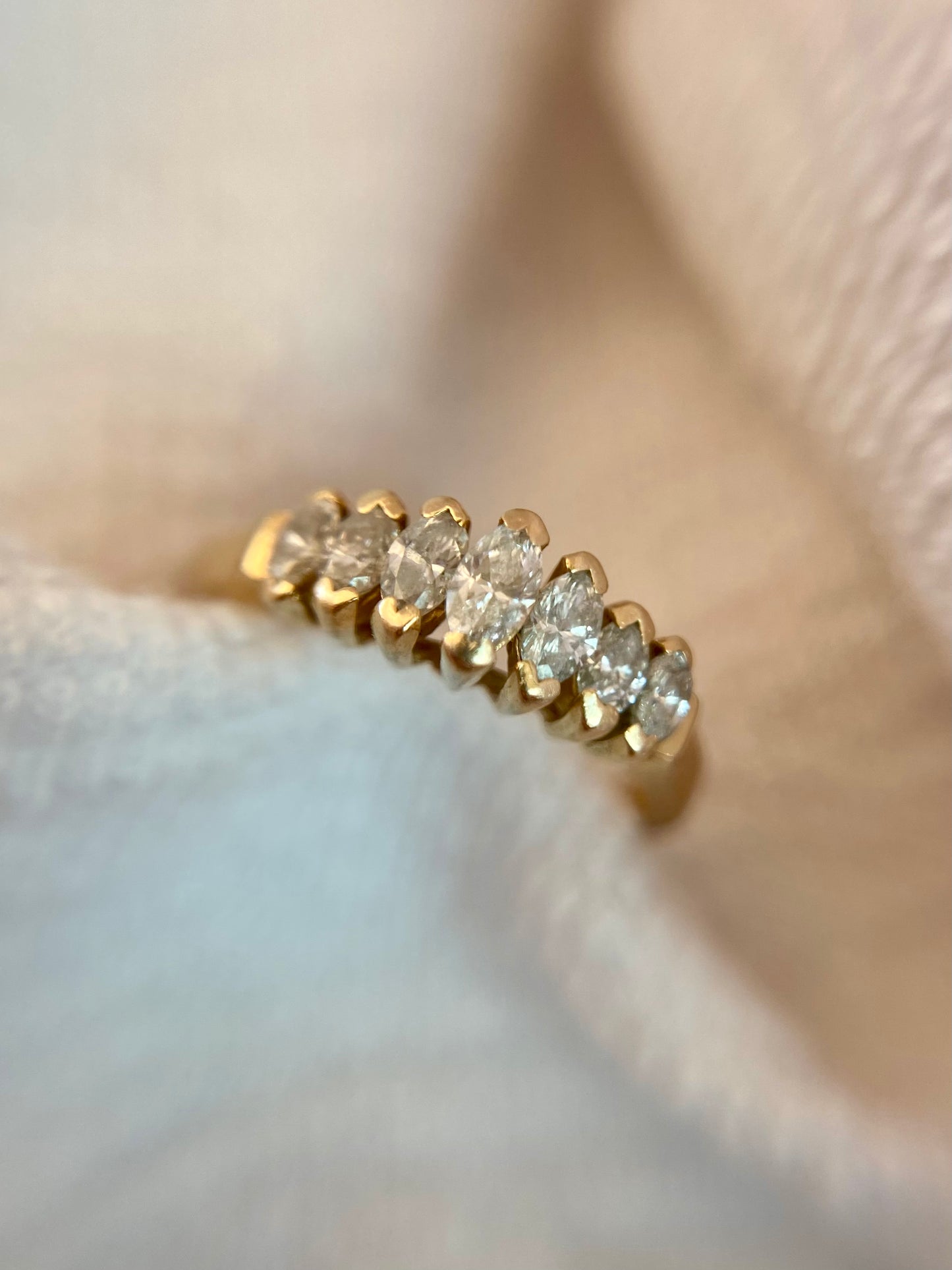 Preloved 10k Gold 7 Diamond Ring