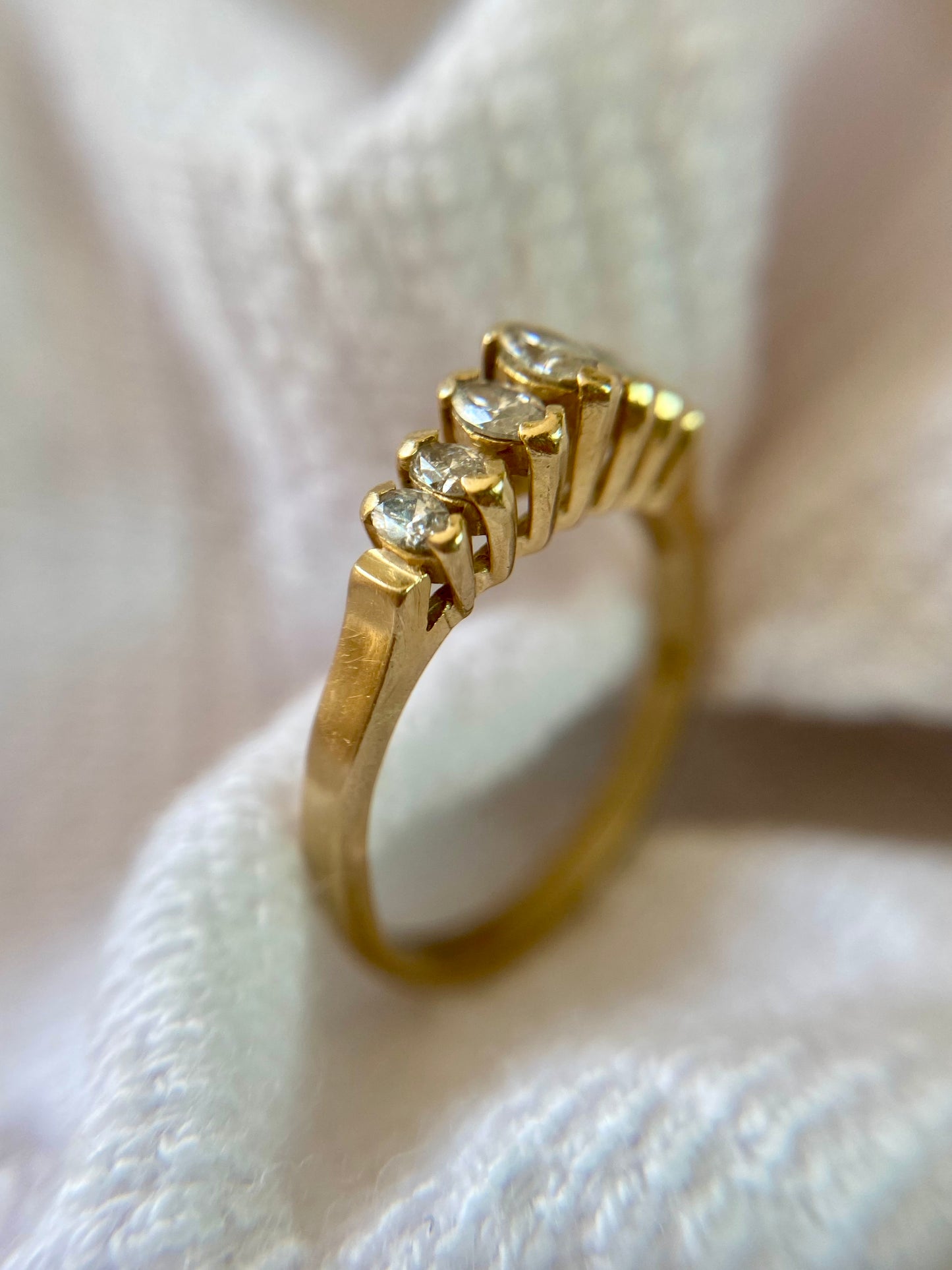 Preloved 10k Gold 7 Diamond Ring