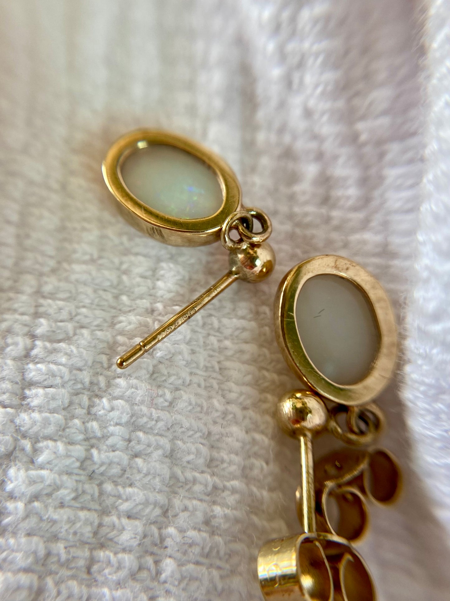 Preloved 9ct Gold Opal Earrings