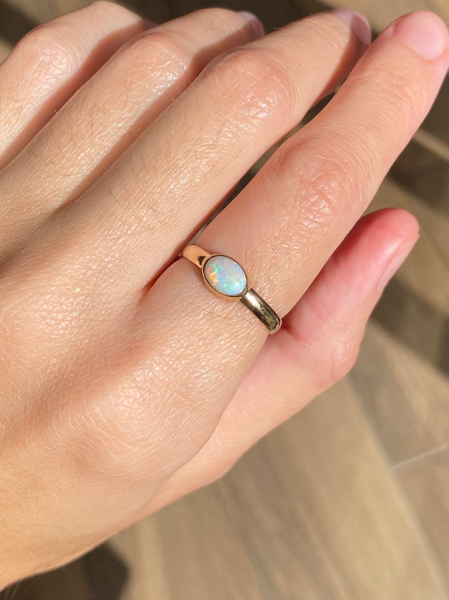 Vintage 9ct Gold East-West Opal Ring