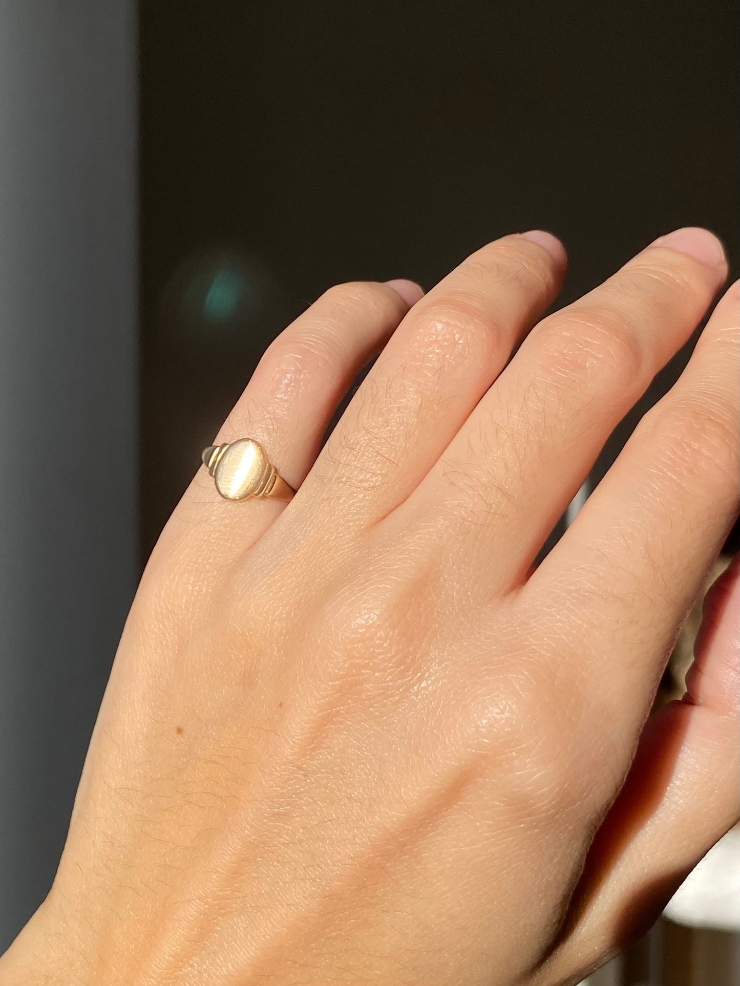 🌟 Antique 9ct Gold Oval Pinky Ring