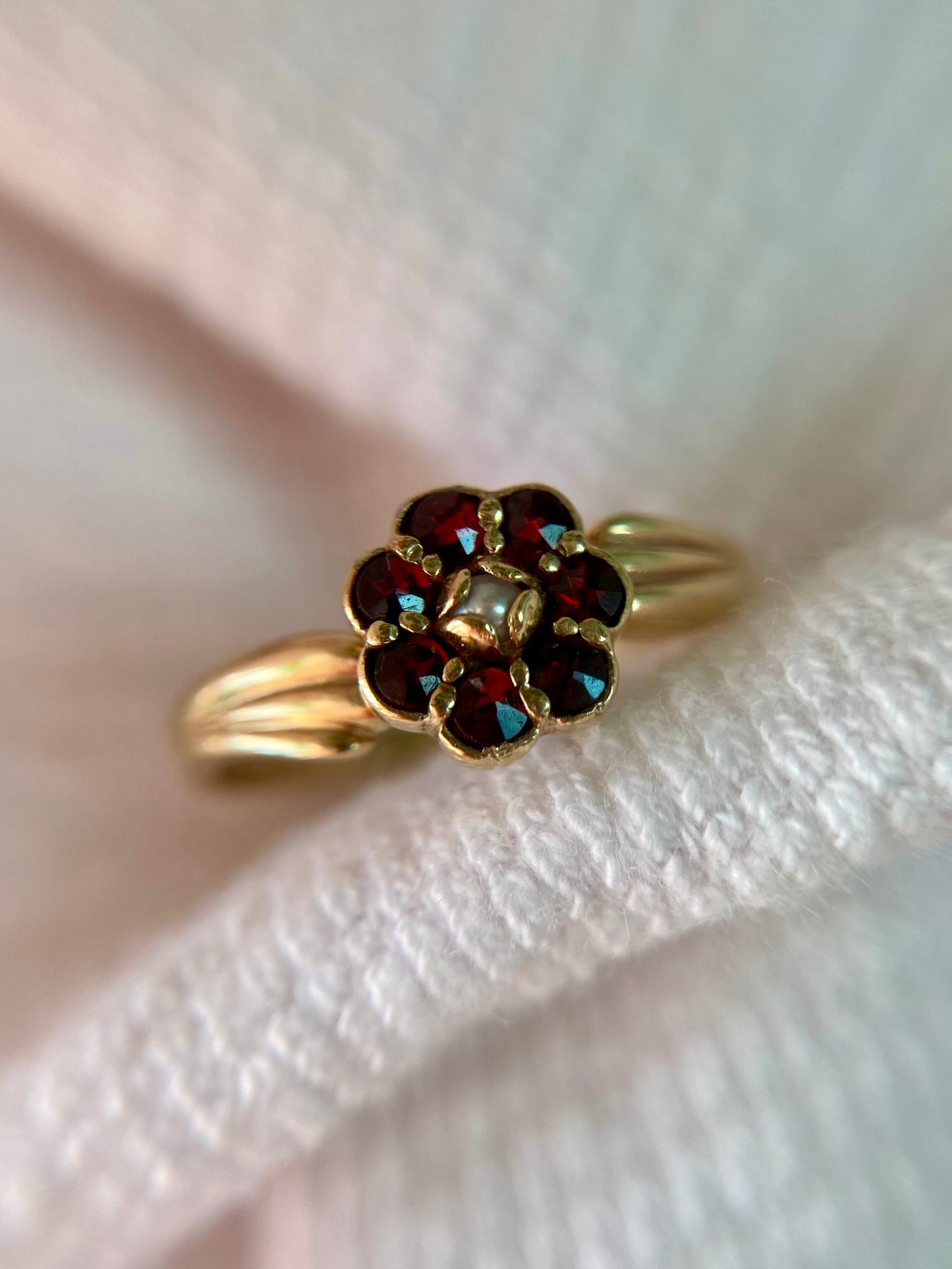 Vintage 9ct Gold Garnet + Pearl Flower Ring