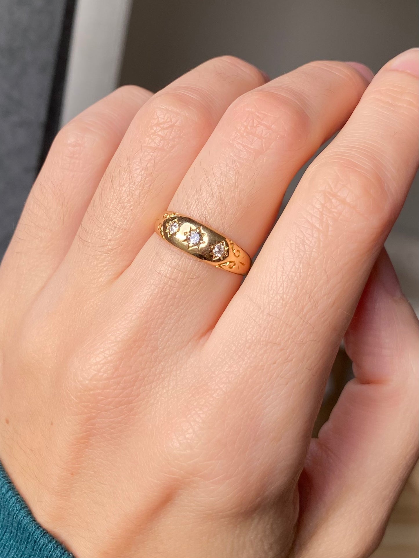 Antique 18ct Gold Diamond Starburst Trilogy Ring