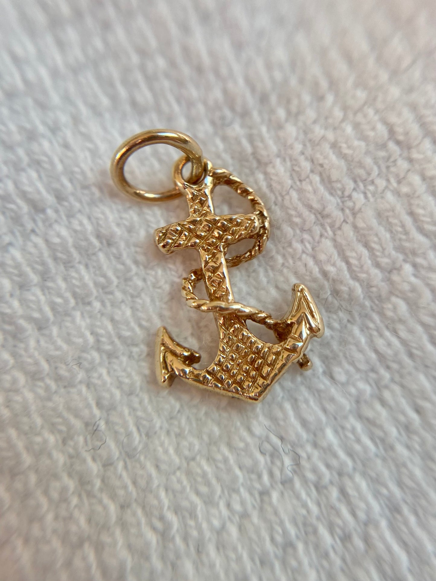 Preloved 9ct Gold Small Anchor Pendant