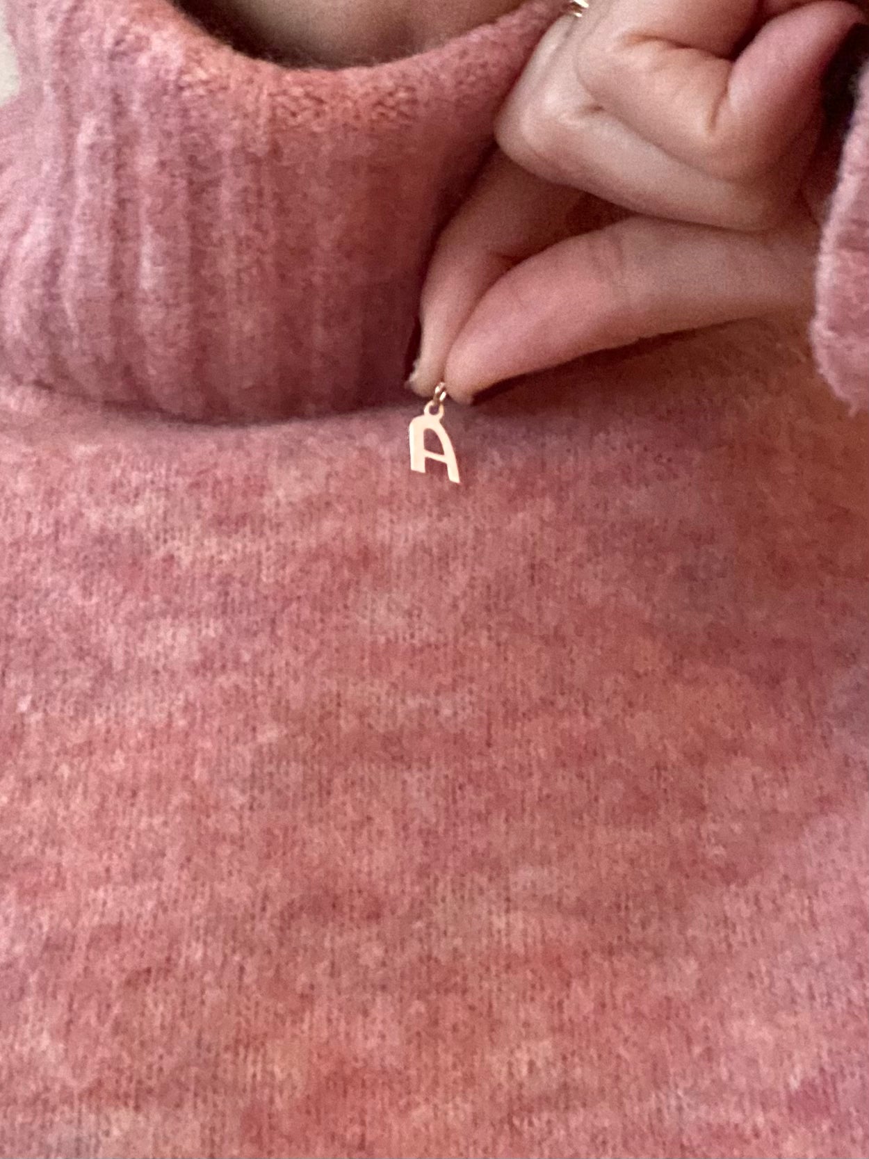 Preloved 9ct Gold Rounded Letter A Pendant