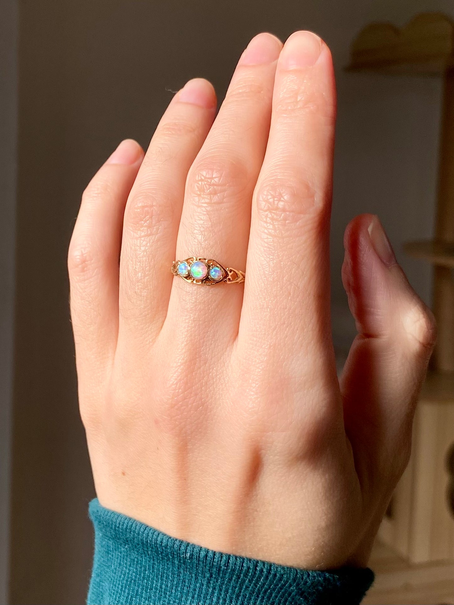 Vintage 9ct Gold Opal Trilogy Ring