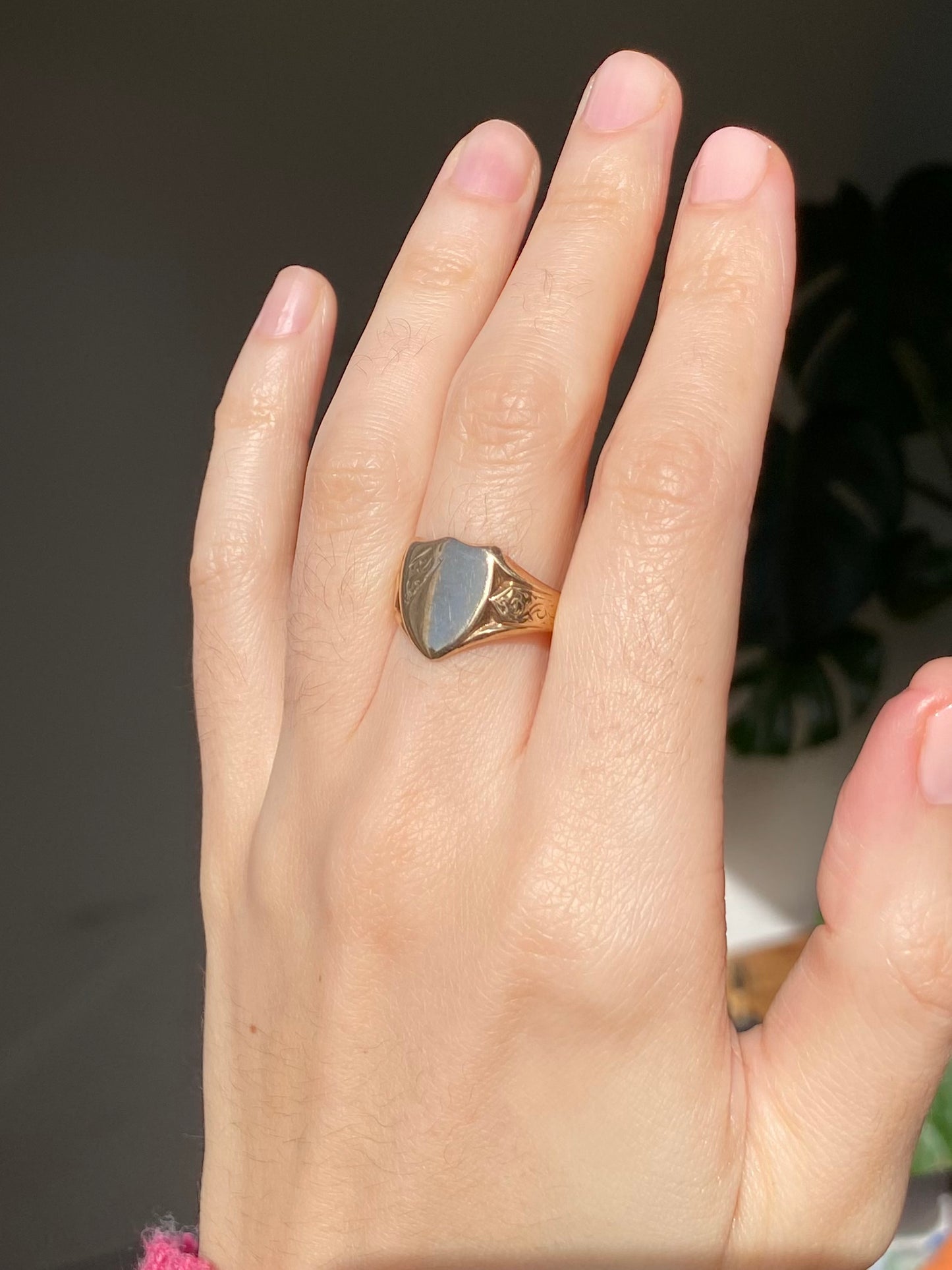 Vintage 9ct Gold Shield Ring