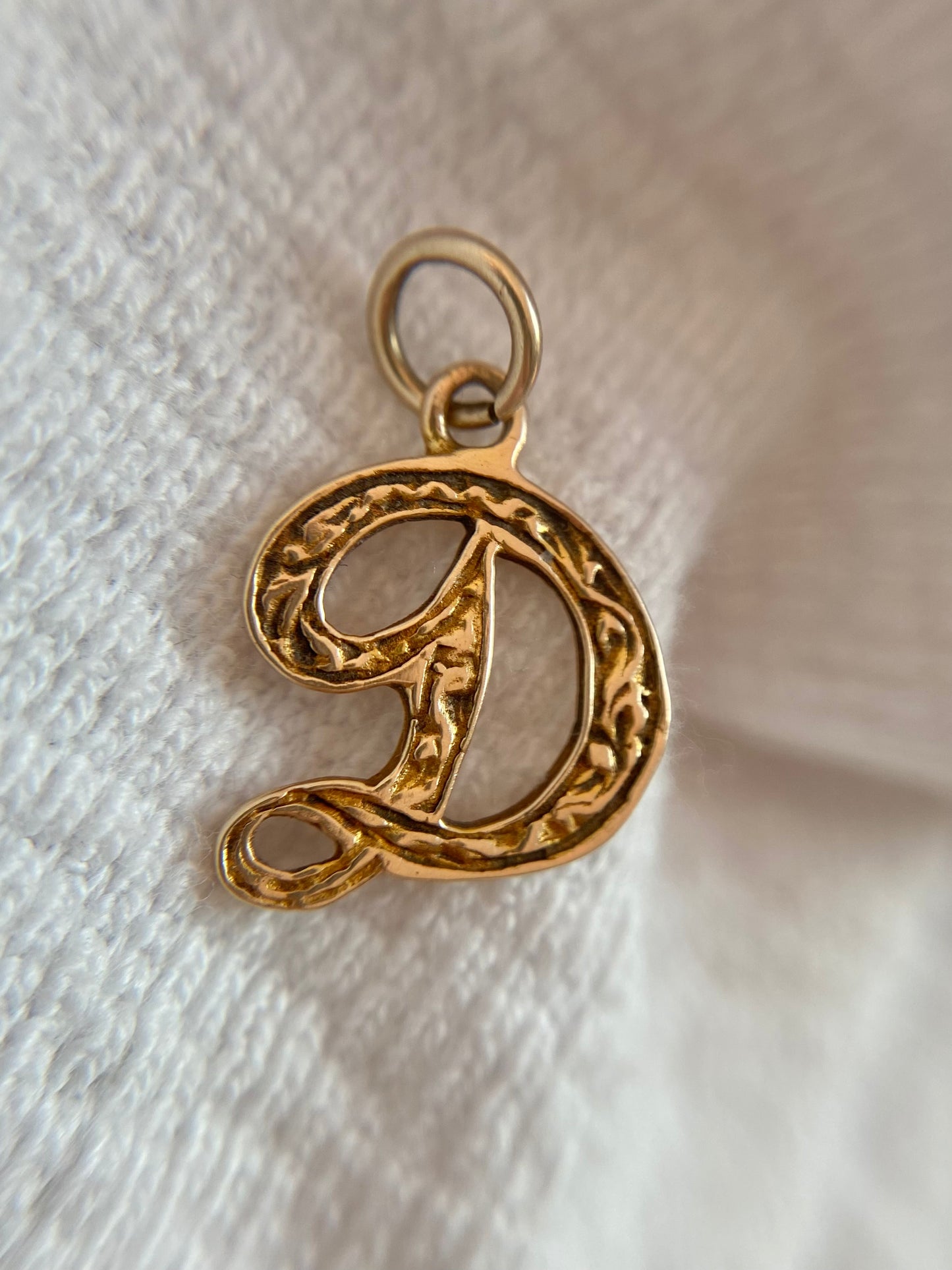 Vintage 9ct Gold Patterned Letter D Pendant