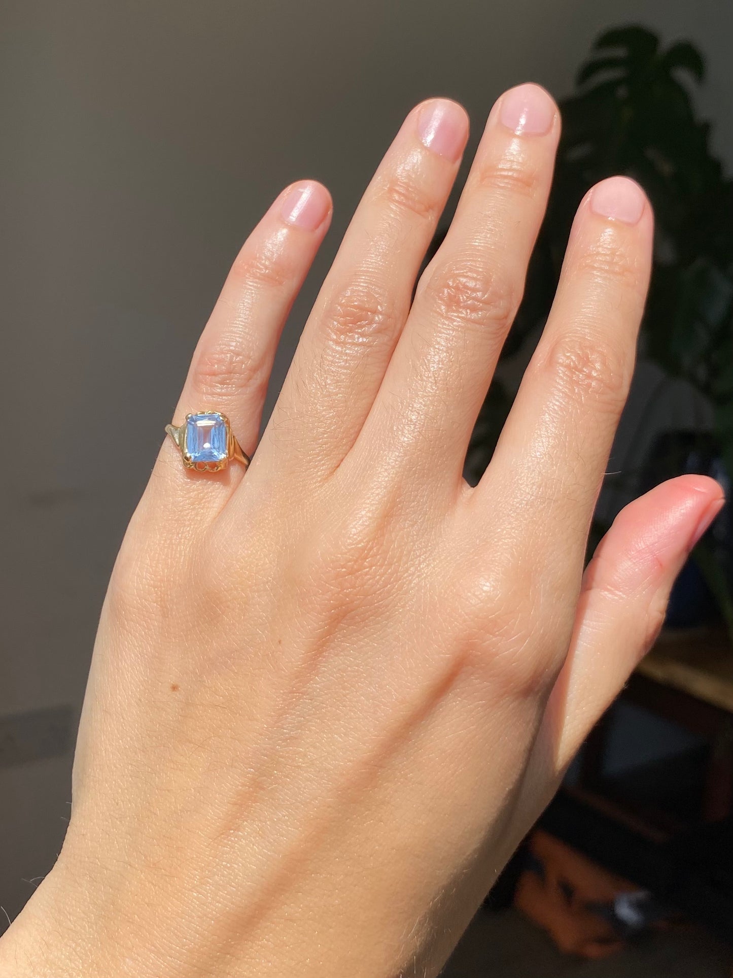 Preloved 14k Gold Aquamarine Solitaire Ring