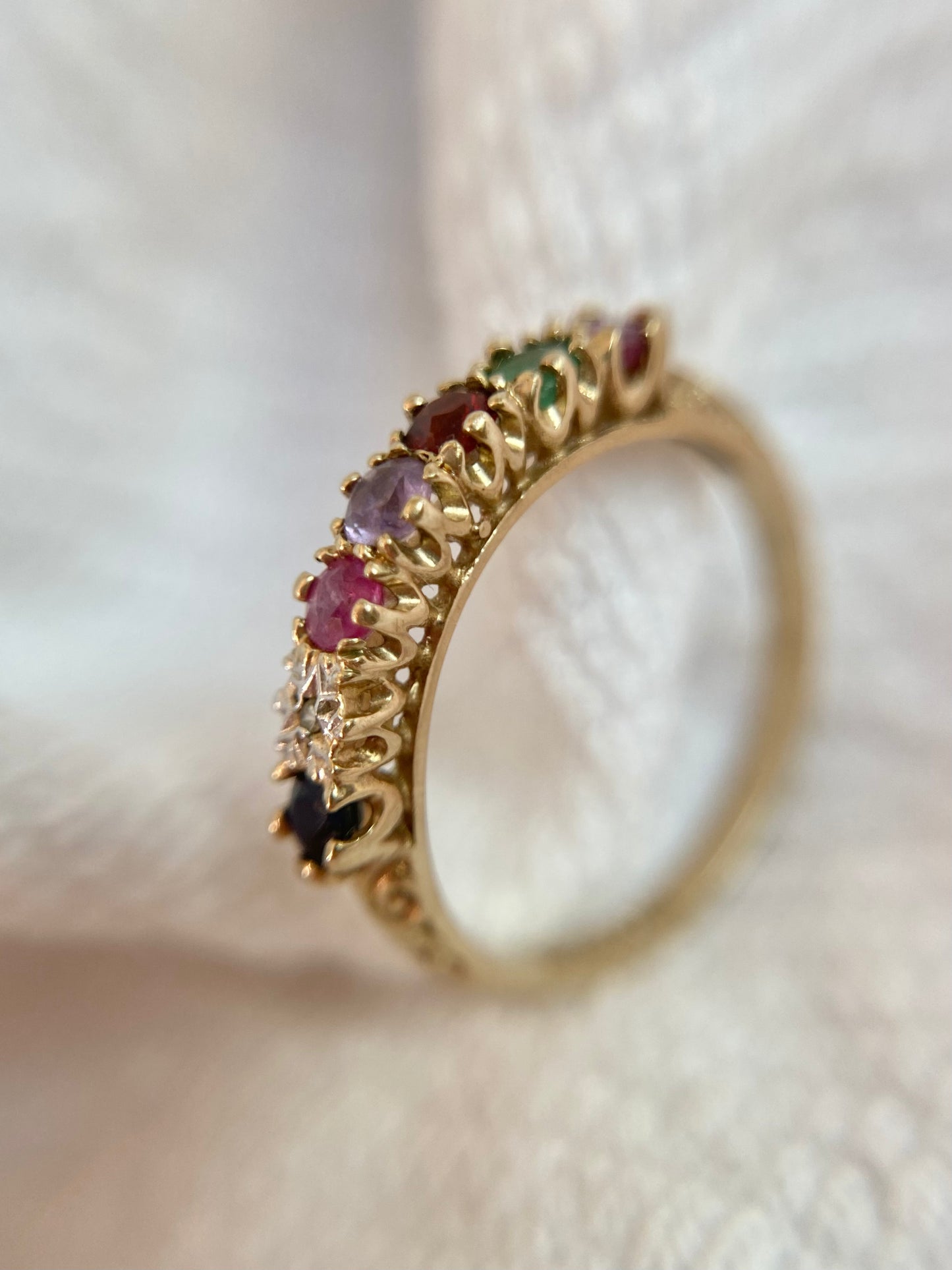 Vintage 9ct Gold REGARDS Ring