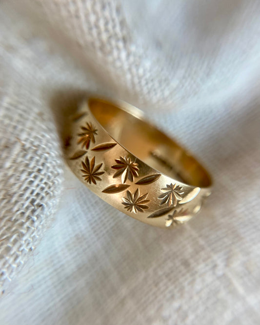 Vintage 9ct Gold Starry Leaf Band Ring