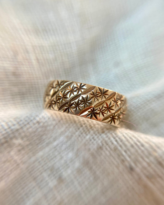 Vintage 9ct Gold Five Starry Band Ring