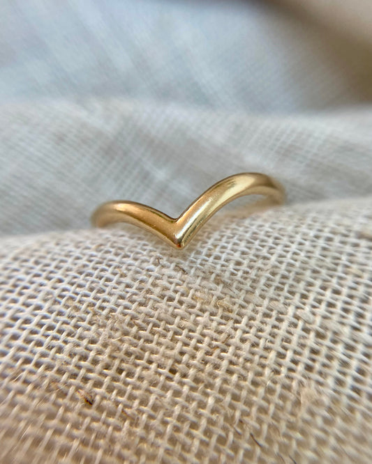 Vintage 9ct Gold Plain Wishbone Ring