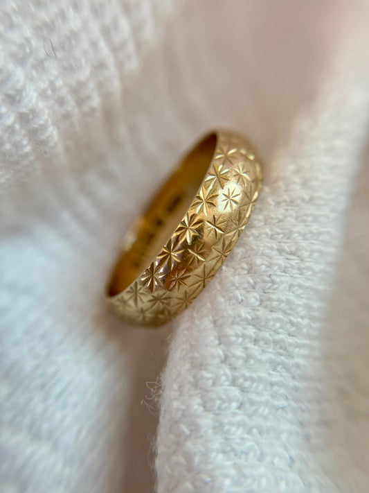 Vintage 9ct Gold Starry Starry Band
