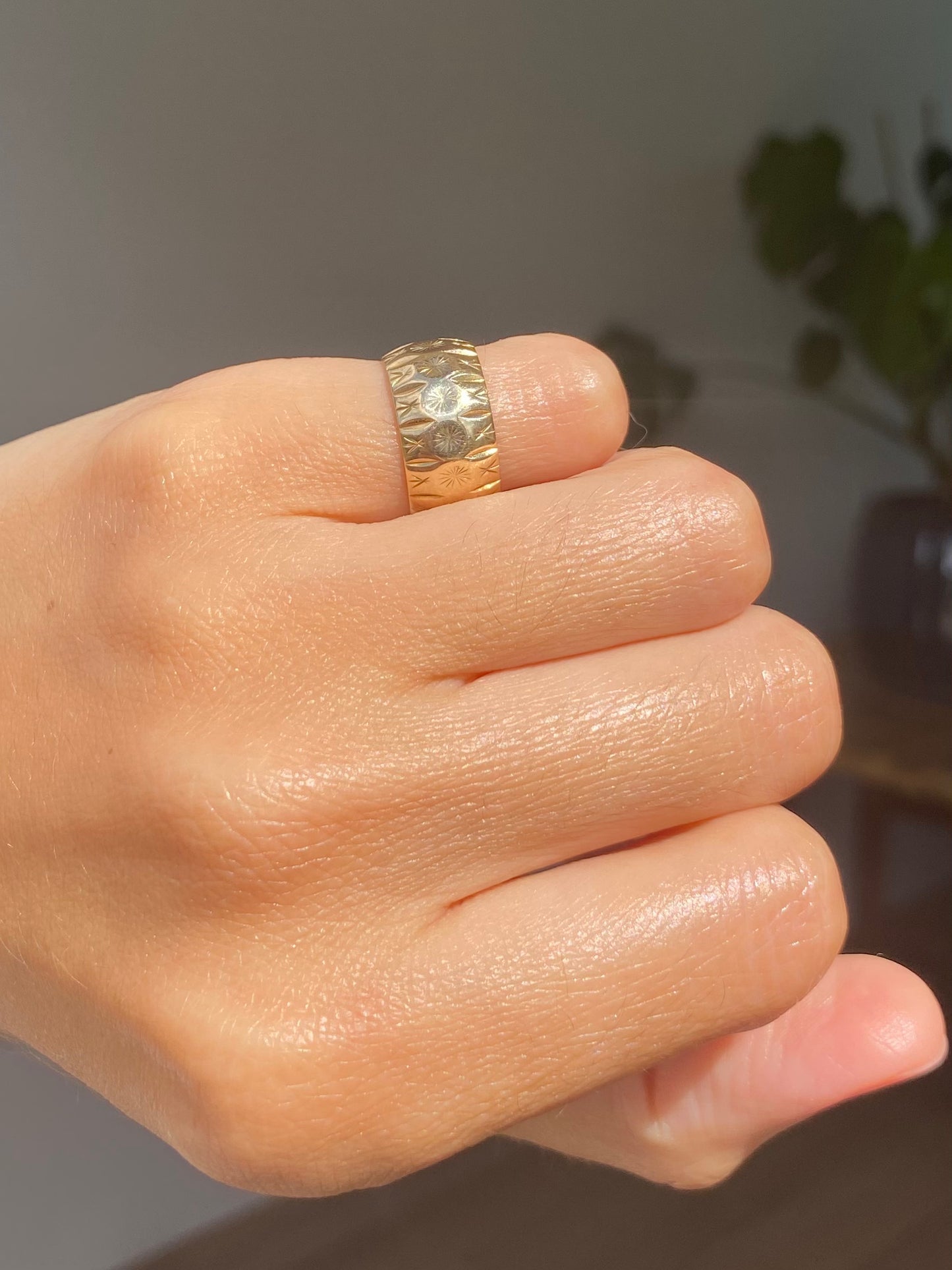 Vintage 9ct Gold Starry Cigar Band