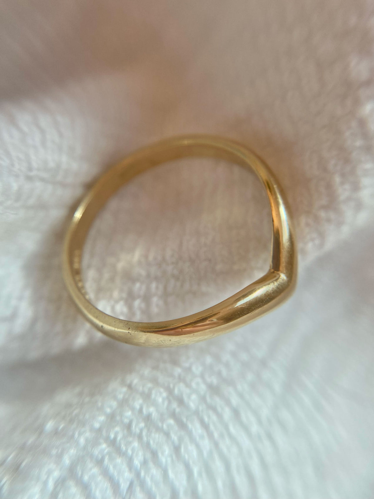 Vintage 9ct Gold Plain Wishbone Ring