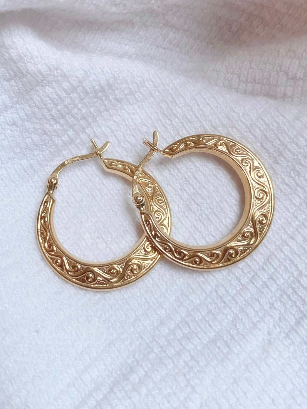 Vintage 9ct Gold Patterned Hoop Earrings