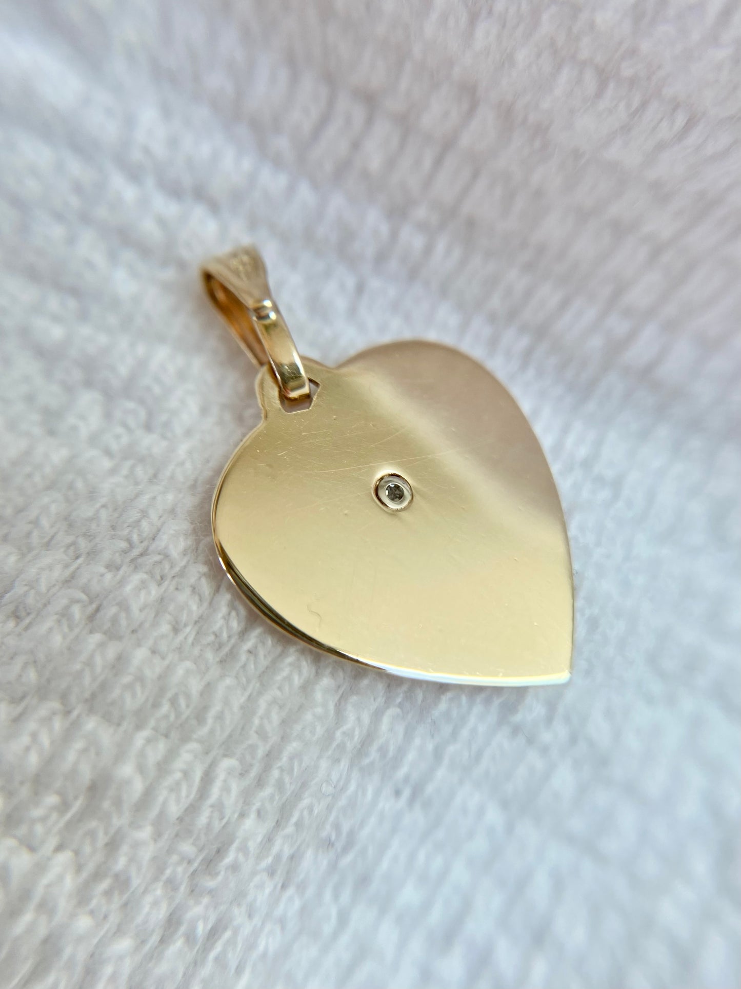 Preloved 9ct Gold Diamond Heart Pendant