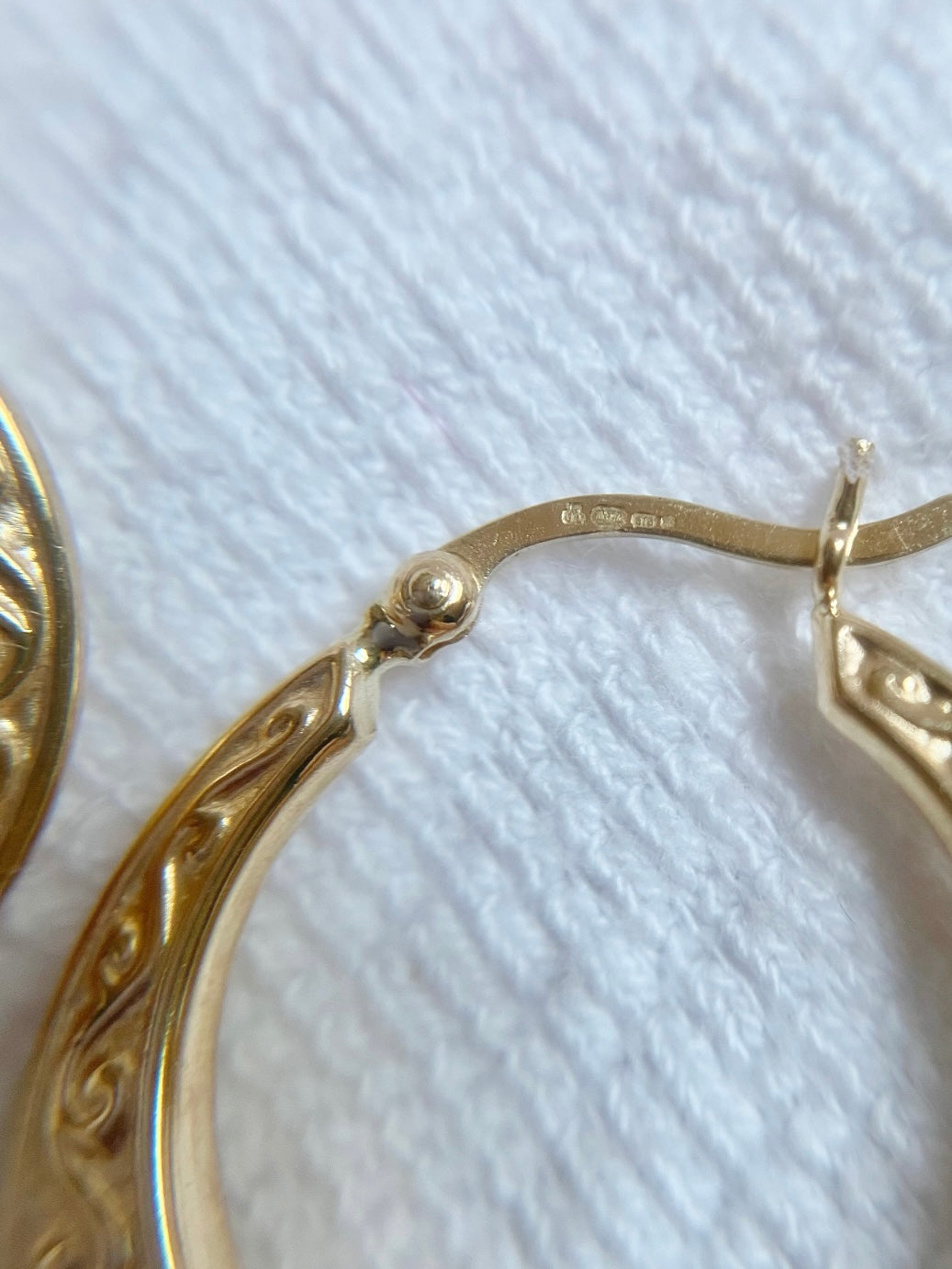 Vintage 9ct Gold Patterned Hoop Earrings