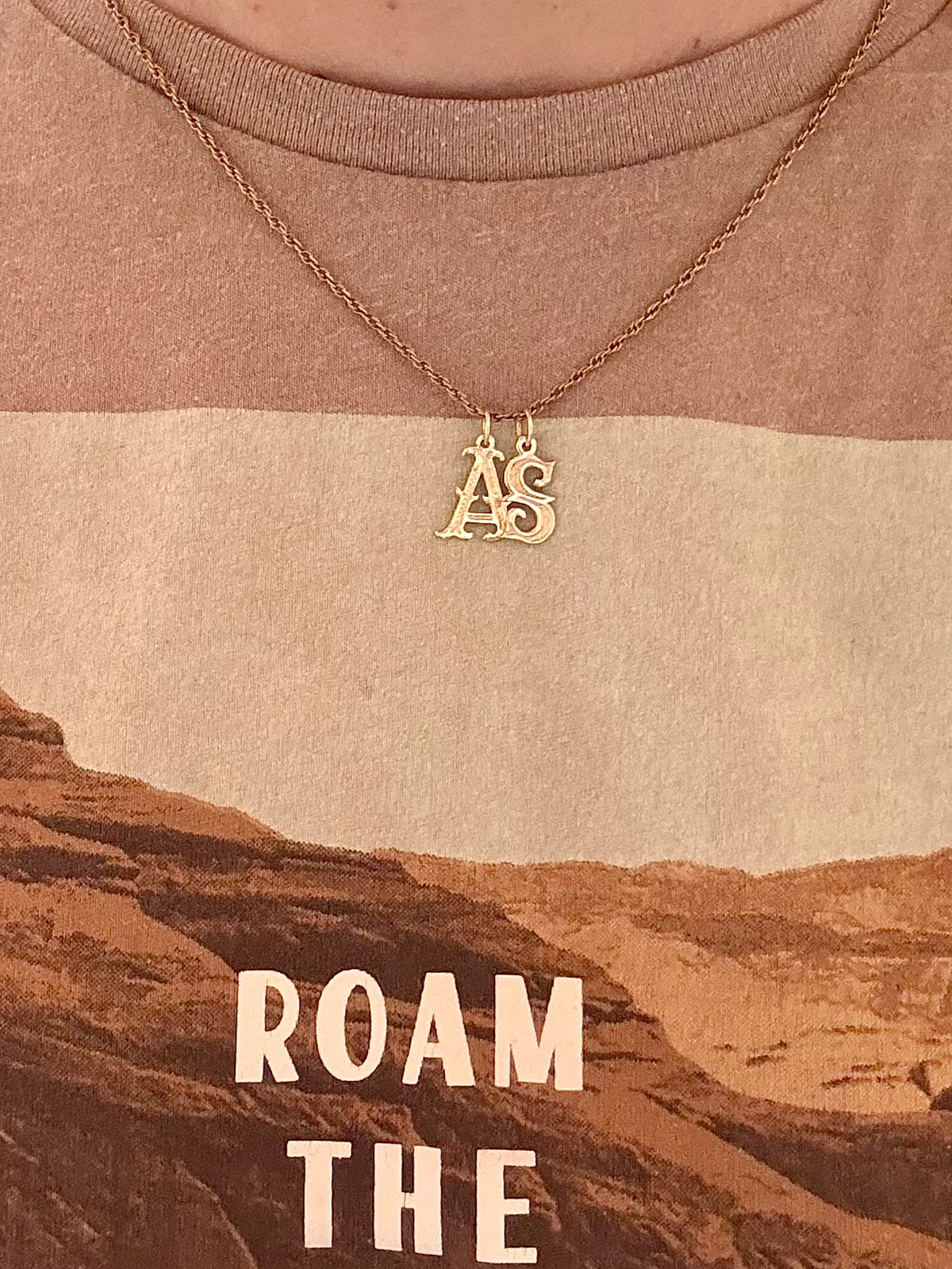 Preloved 9ct Gold Fancy Letter A Pendant