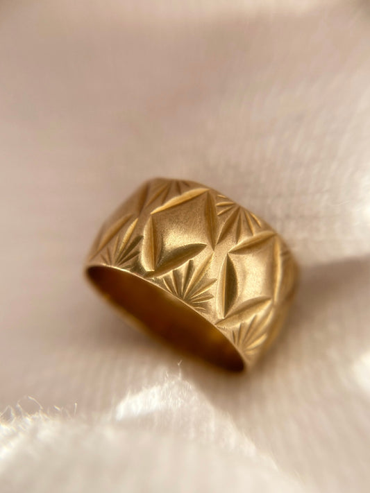 Vintage 9ct Gold Patterned Cigar Band